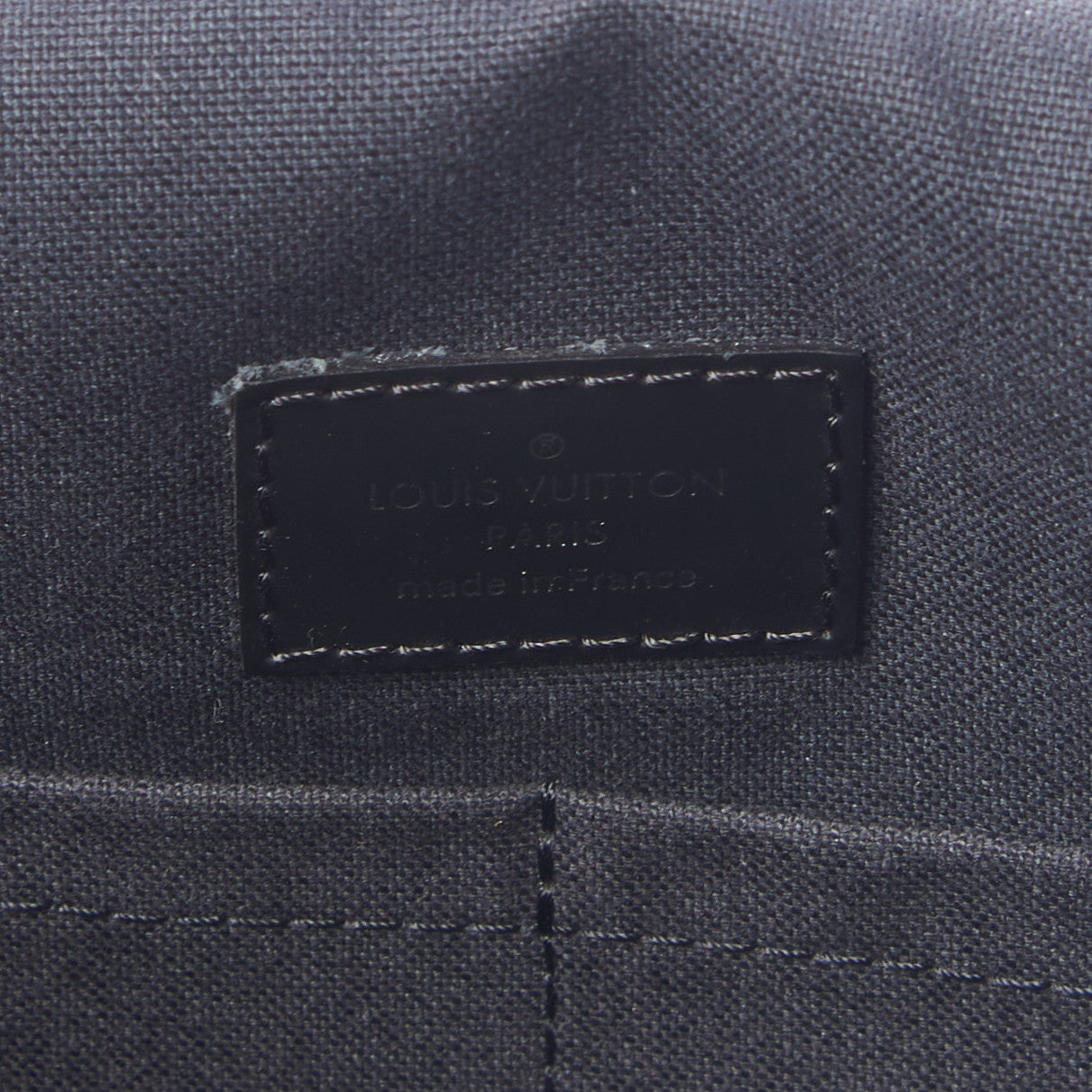 Damier Graphite Skyline Messenger PM