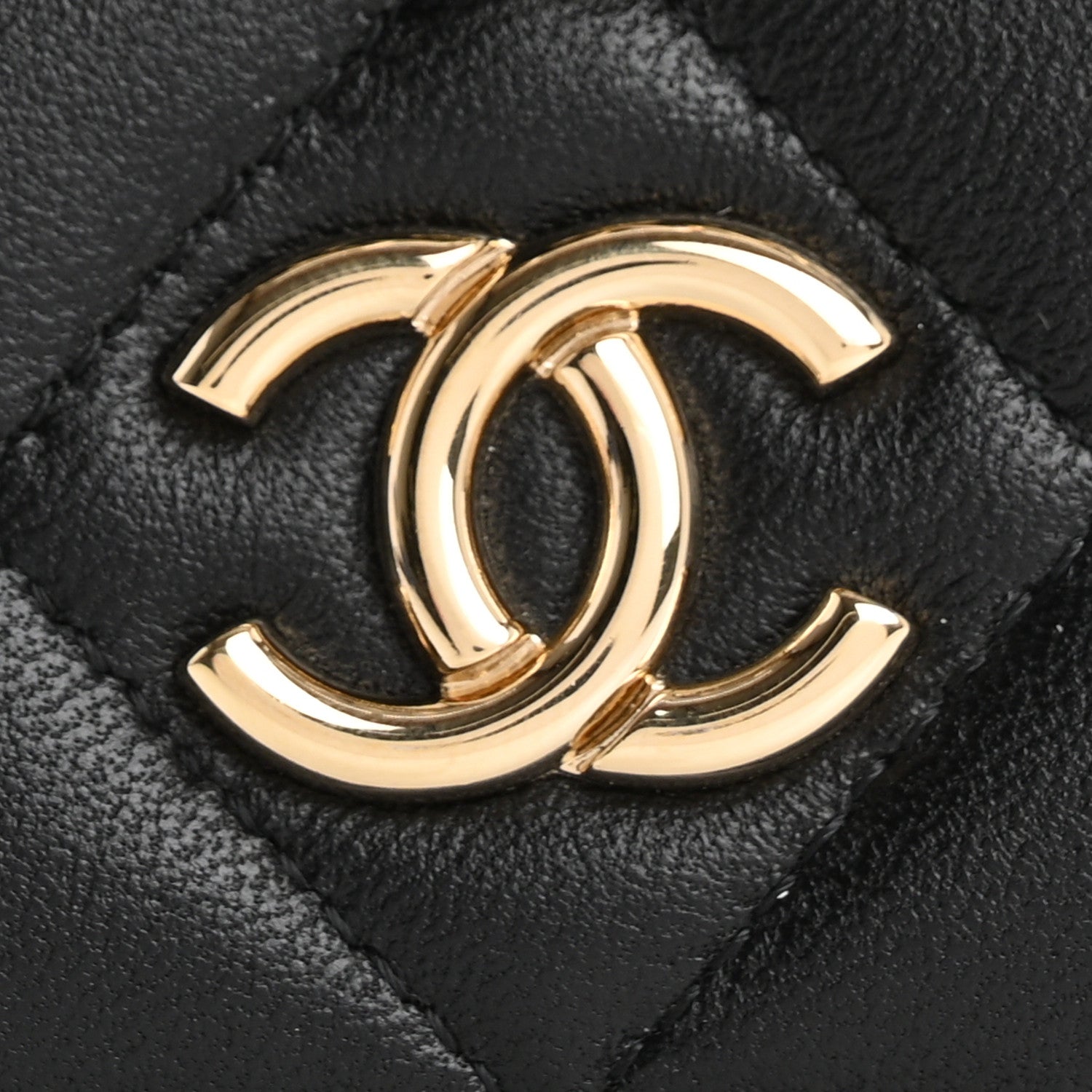 Chanel Lambskin Quilted Pearl Top Handle Clutch With Chain Black 9 of 12
