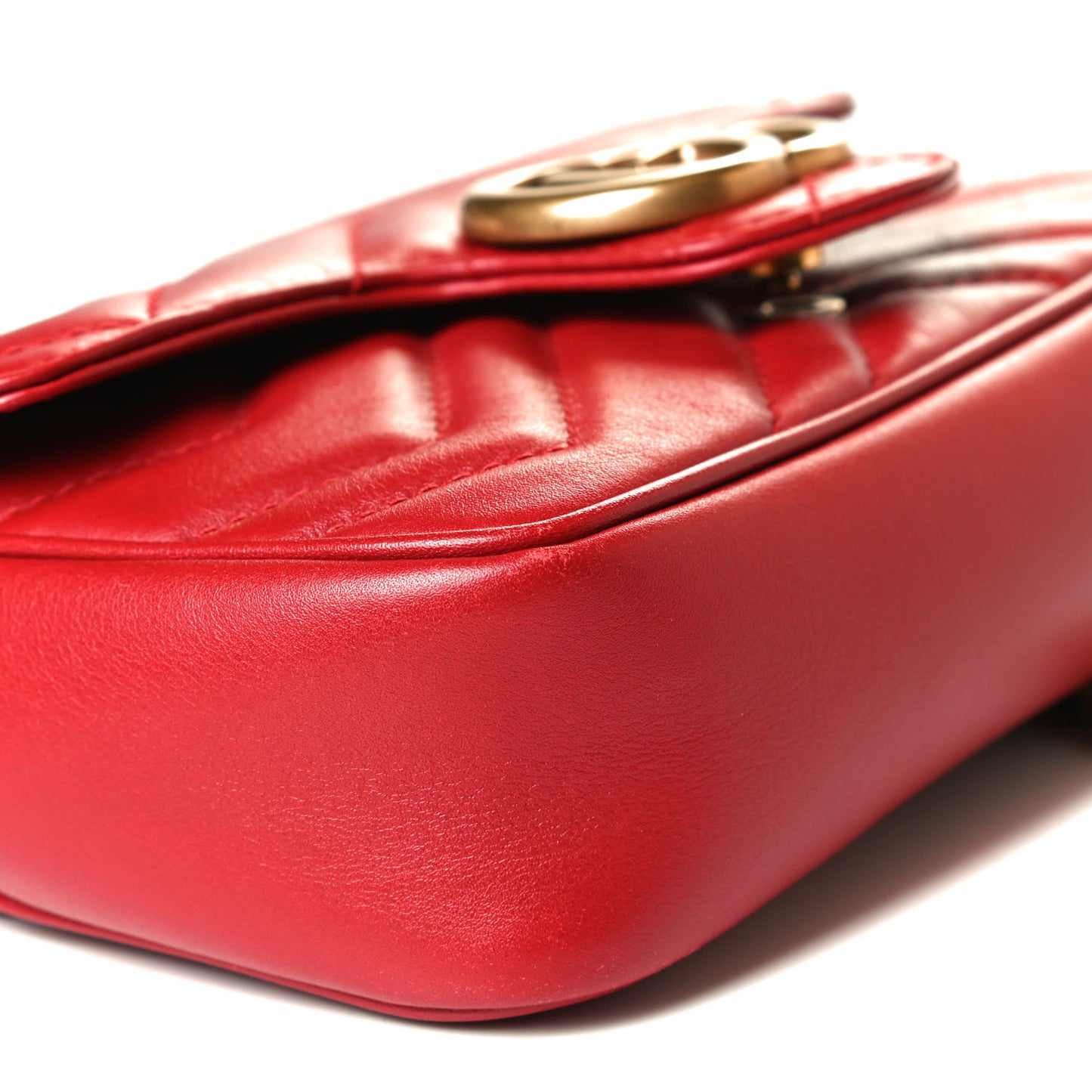 Calfskin Matelasse Super Mini GG Marmont Shoulder Bag Hibiscus Red