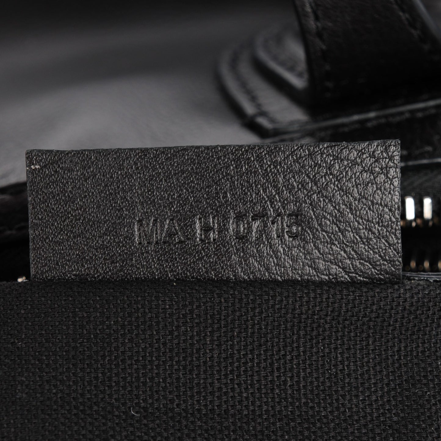 Waxed Calfskin Micro Nightingale Black