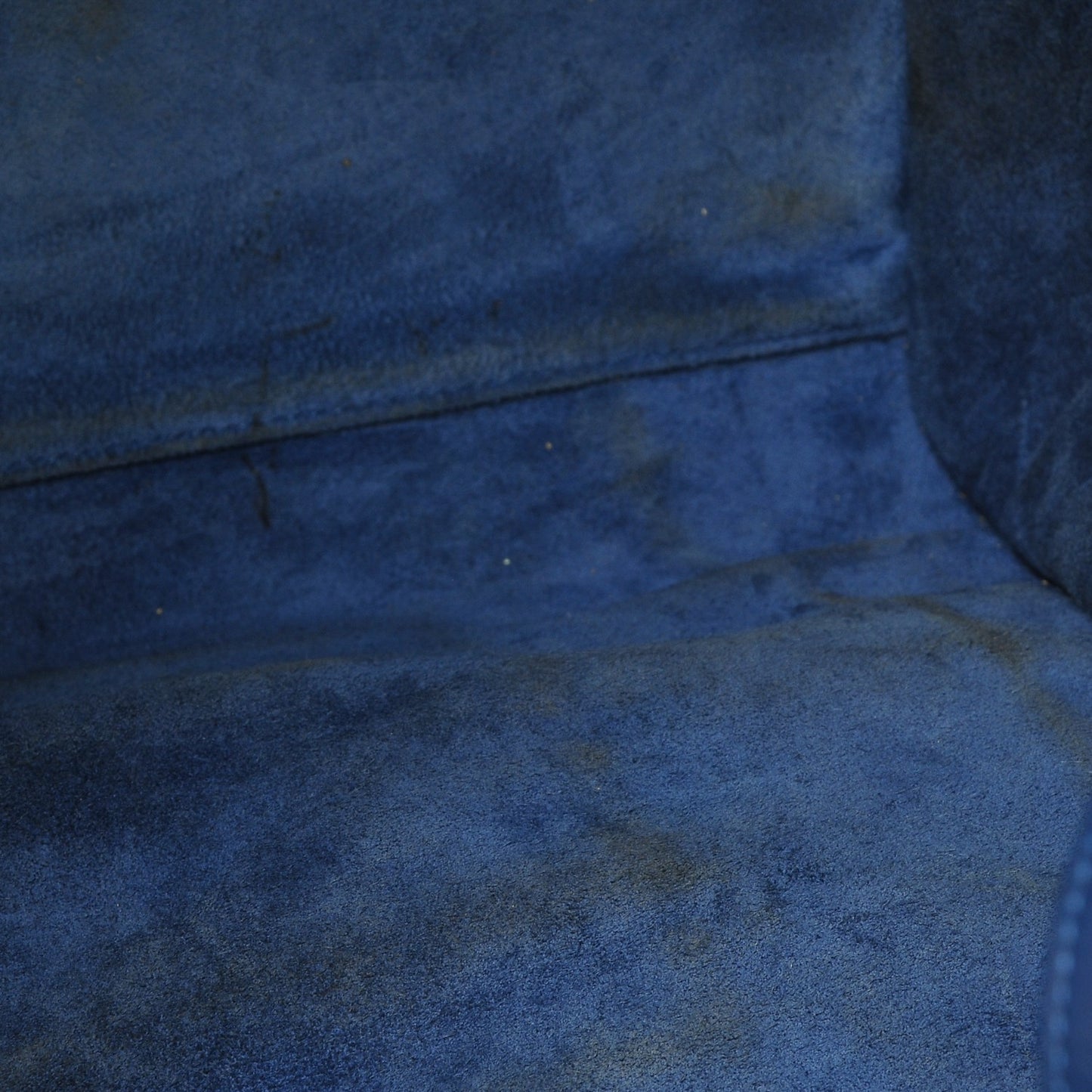 Supple Calfskin Large Phantom Luggage Royal Blue