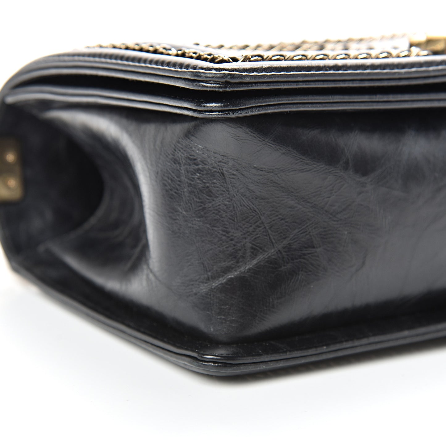 Crumpled Calfskin Chevron Chain Medium Boy Flap Black