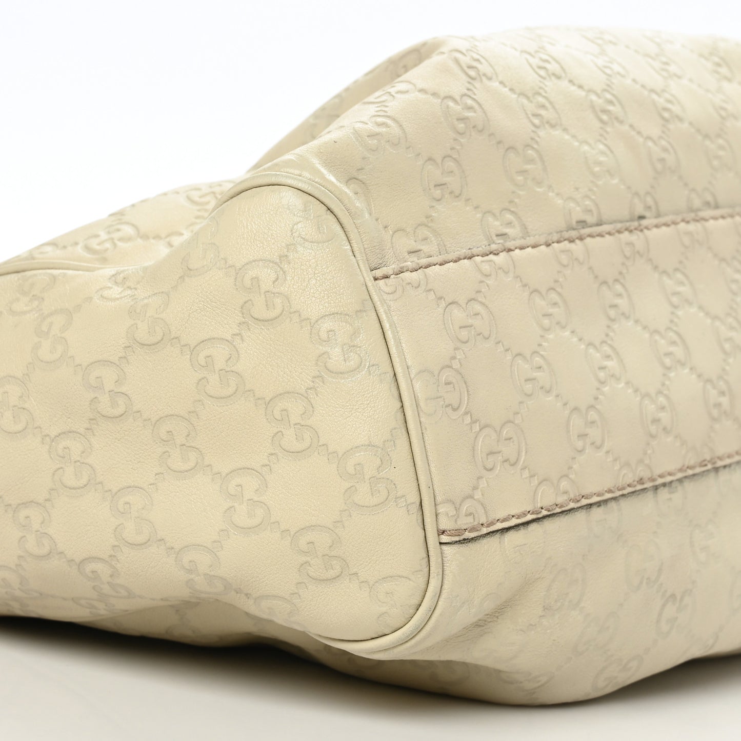 Guccissima Medium Sukey Tote Mystic White