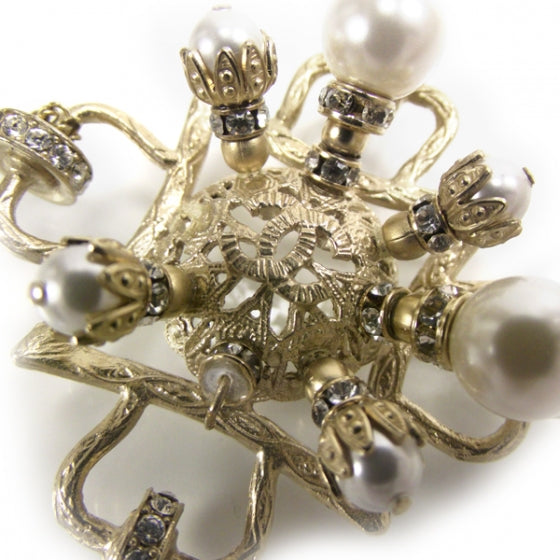 Pearl Crystal CC Pendant Necklace Gold
