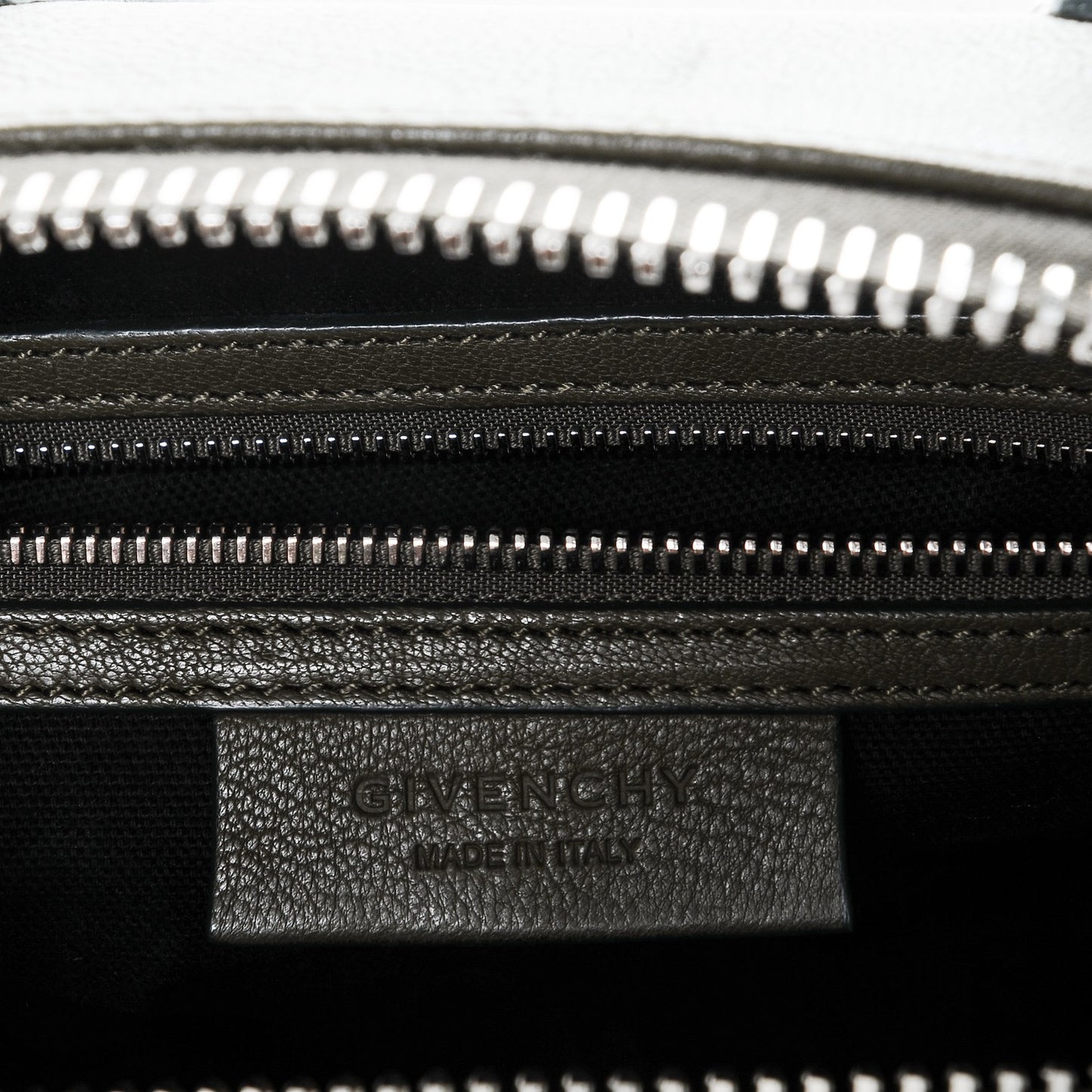 Sugar Goatskin Small Antigona Khaki