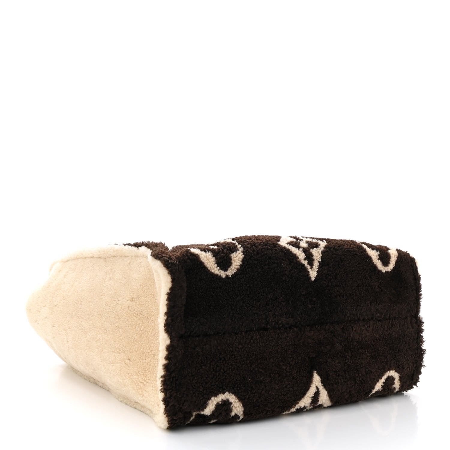 Louis Vuitton Shearling Monogram Giant Teddy Onthego GM Black White 4 of 10