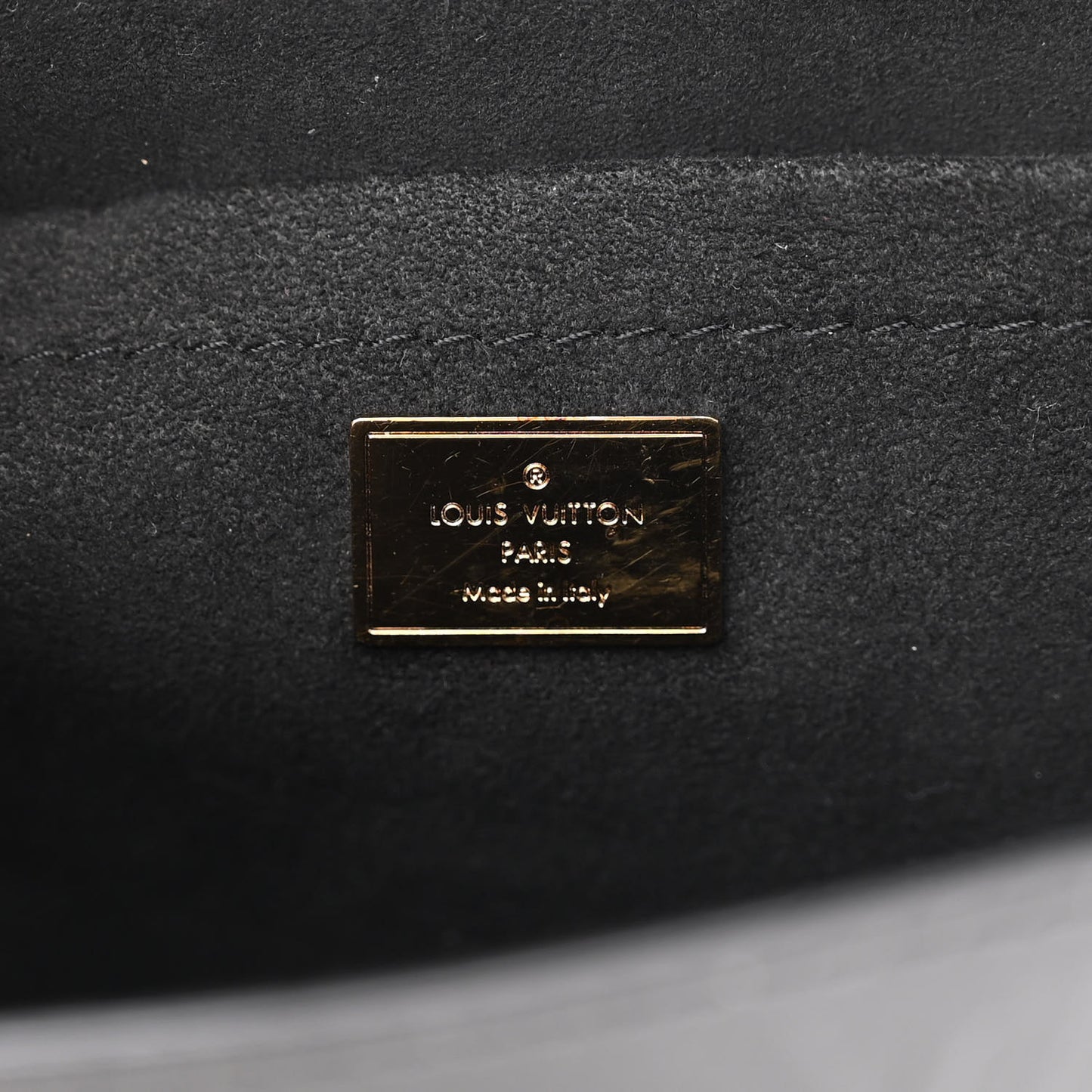 Vernis Epi Monogram Spring Street Black