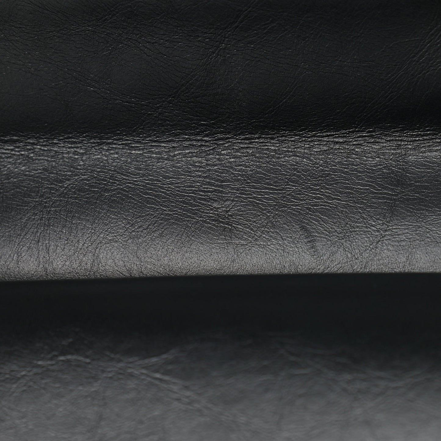 Aged Calfskin Chevron Quilted 2.55 Reissue 225 Flap So Black