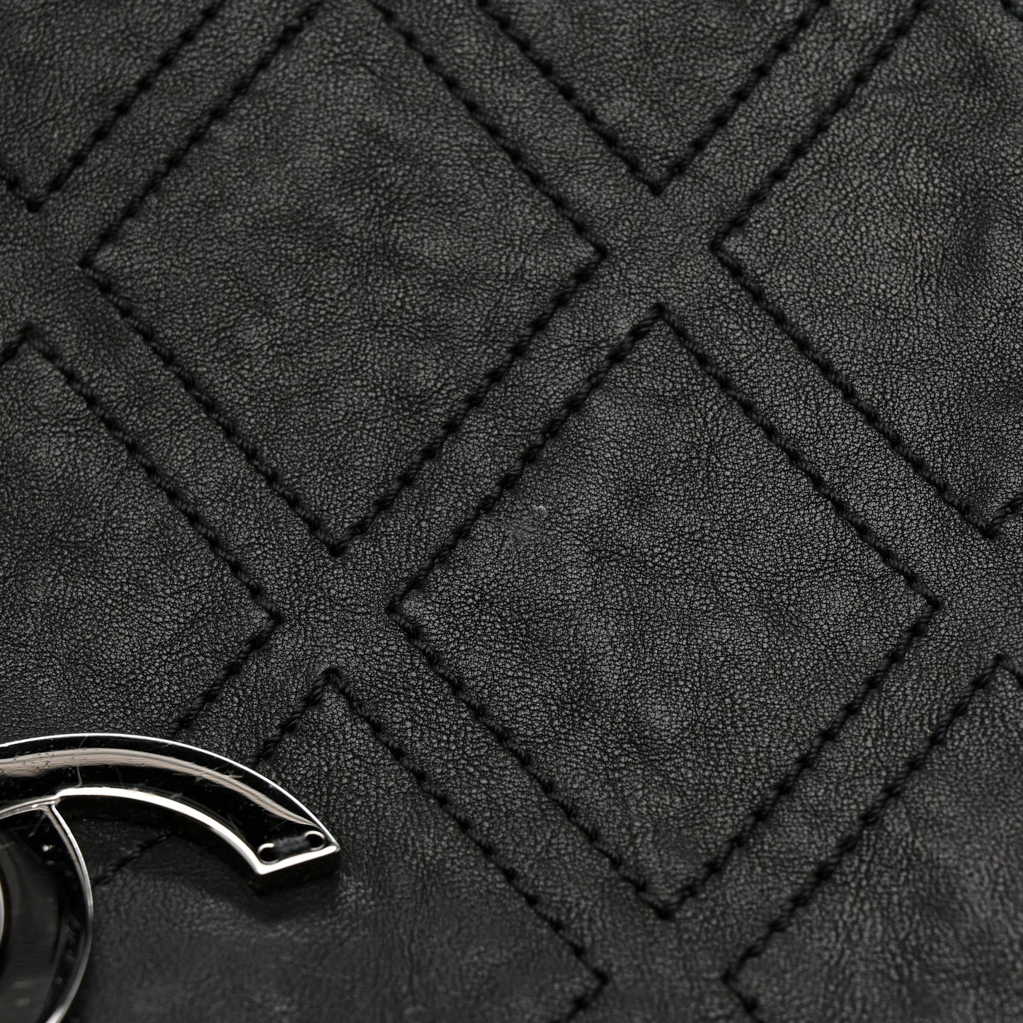 Calfskin Diamond Stitch Large Messenger Black
