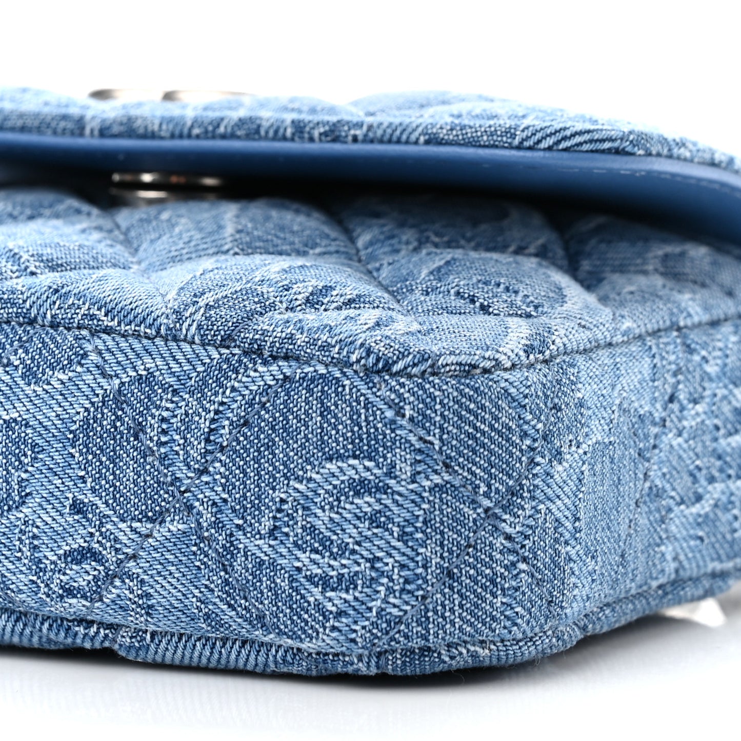 Denim Quilted Camellia Sweetheart Card Holder With Chain Blue