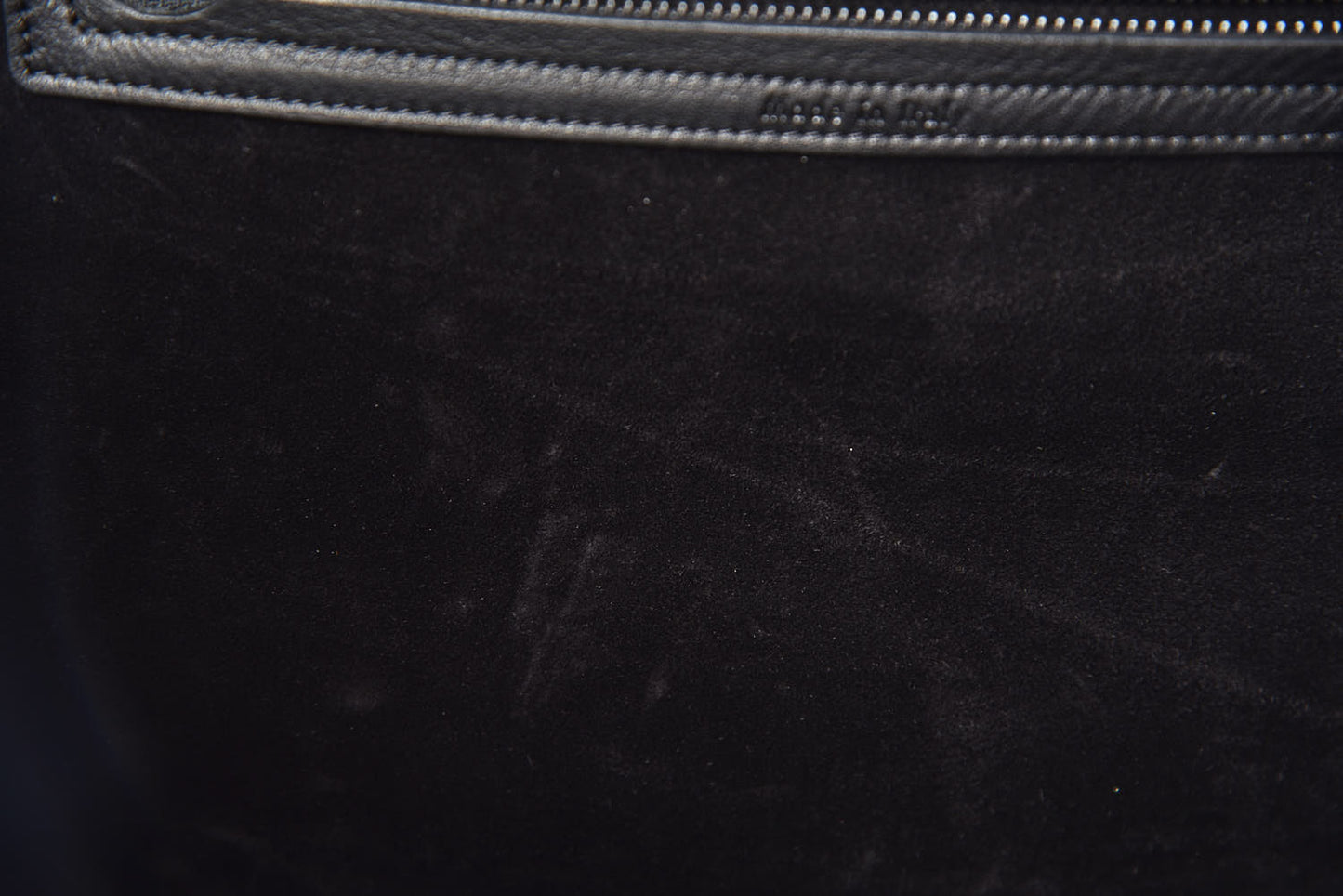 Supple Calfskin Medium Phantom Luggage Black