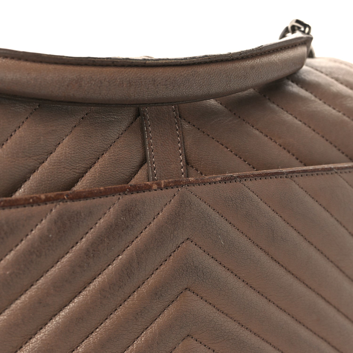 Saint Laurent Sheepskin Matelasse Chevron Monogram Medium College Bag Fard 16 of 20