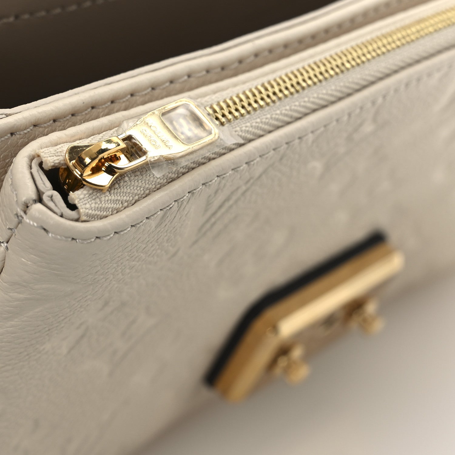 Louis Vuitton Empreinte Marceau Neige 11 of 11