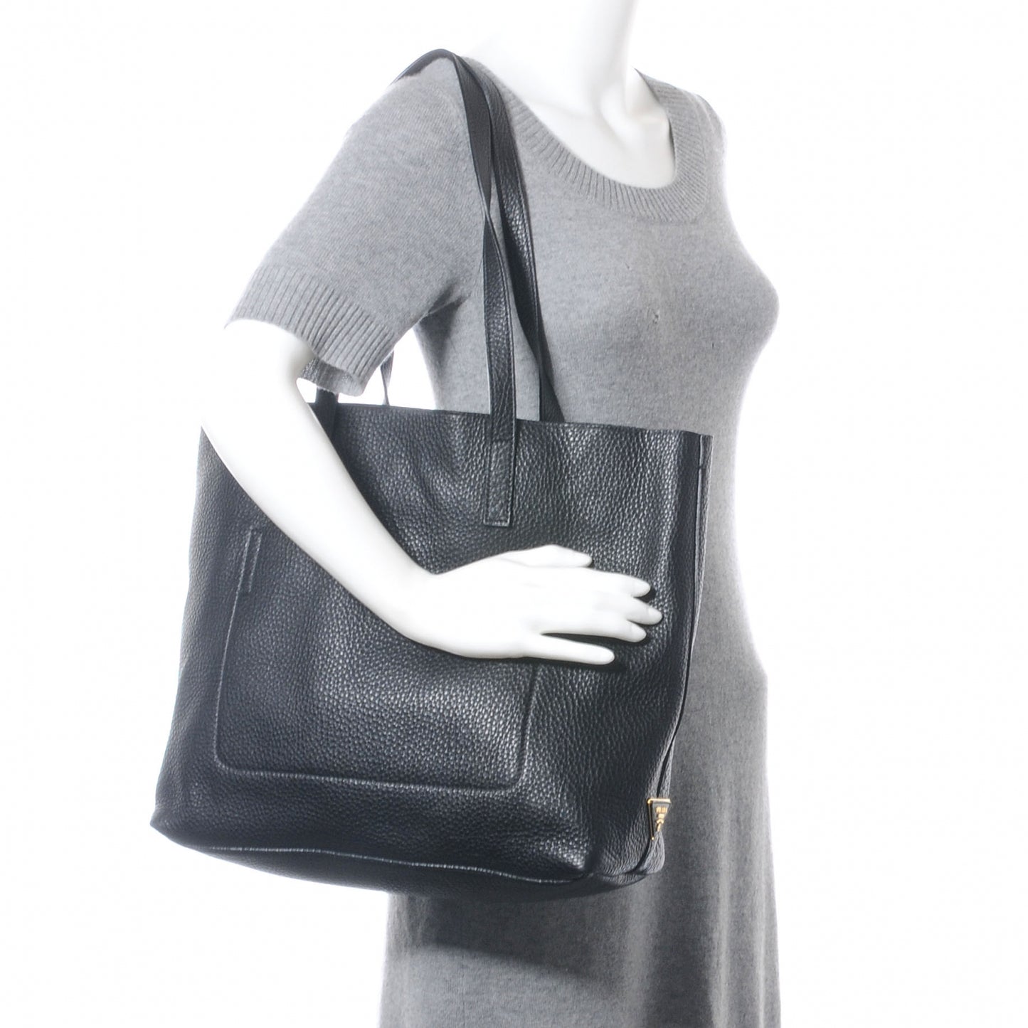 Vitello Daino Shoulder Bag Black