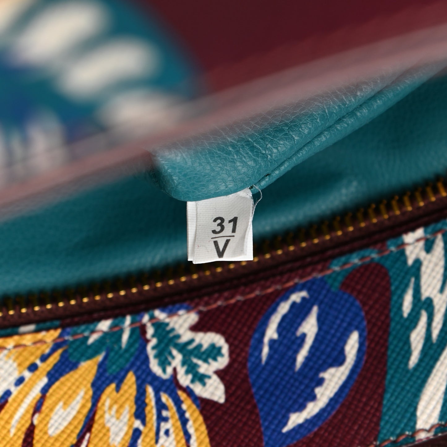 Saffiano Print Medium Galleria Double Zip Tote Amaranto