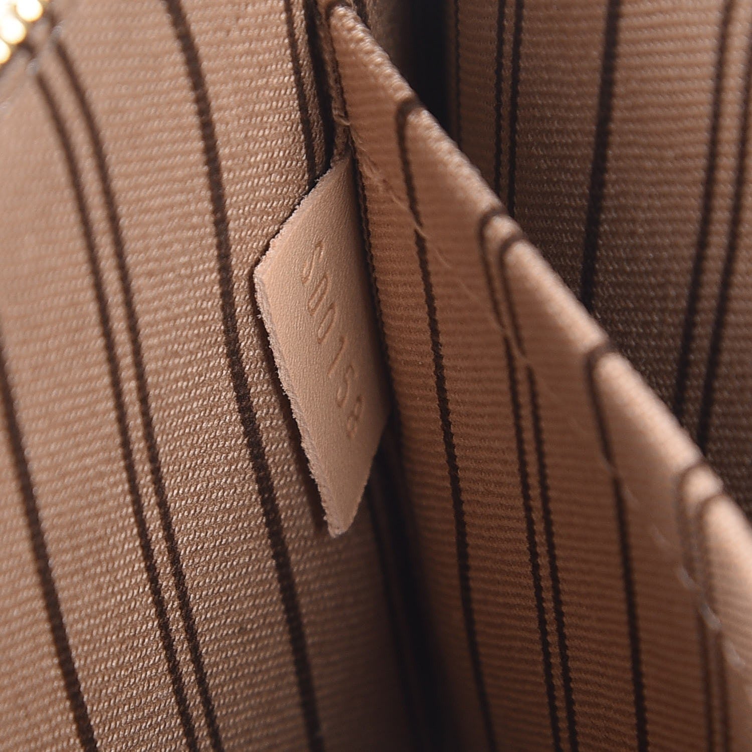 Louis Vuitton Monogram Neverfull MM GM Pochette 8 of 8