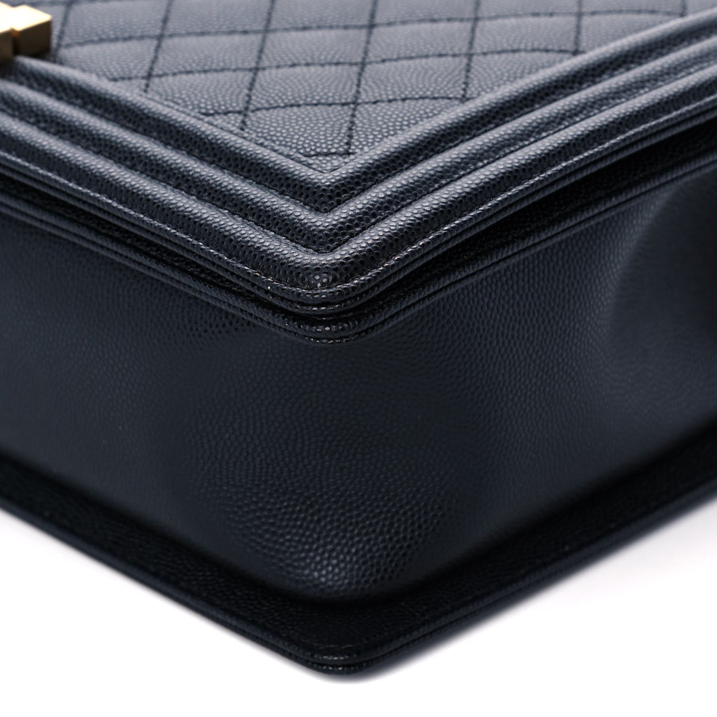 Caviar Quilted New Medium Boy Flap Black