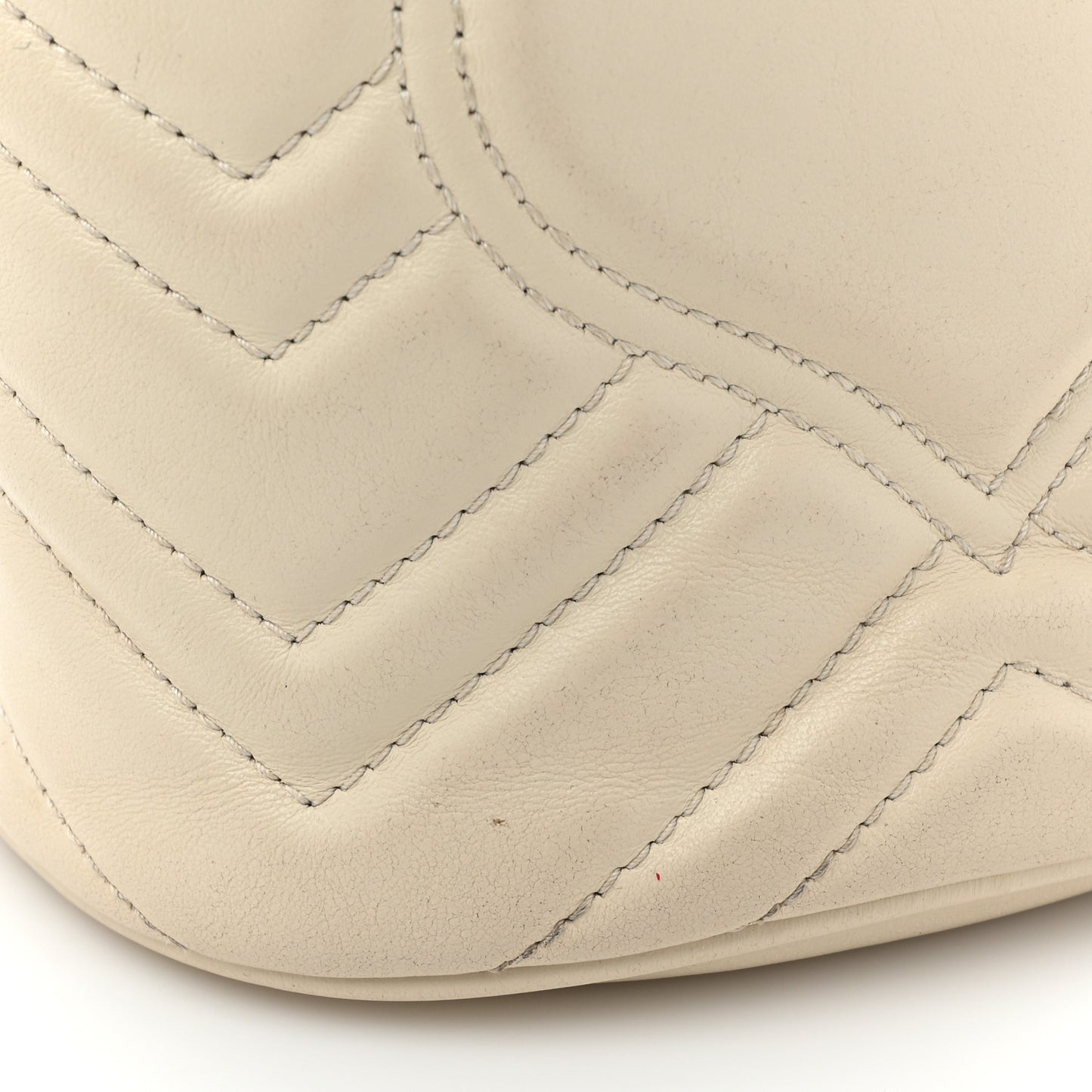 Calfskin Matelasse Mini GG Marmont 2.0 Bucket Bag White