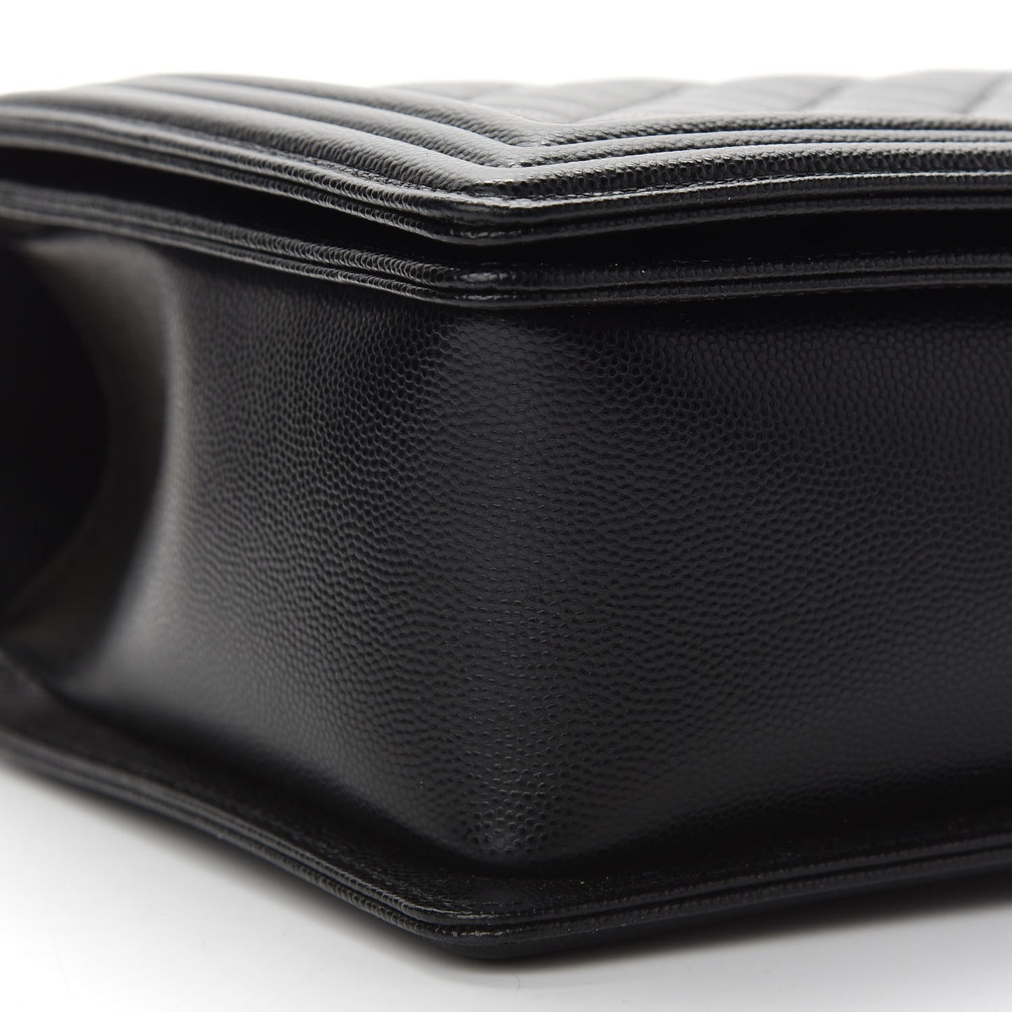 Caviar Quilted New Medium Boy Flap Black