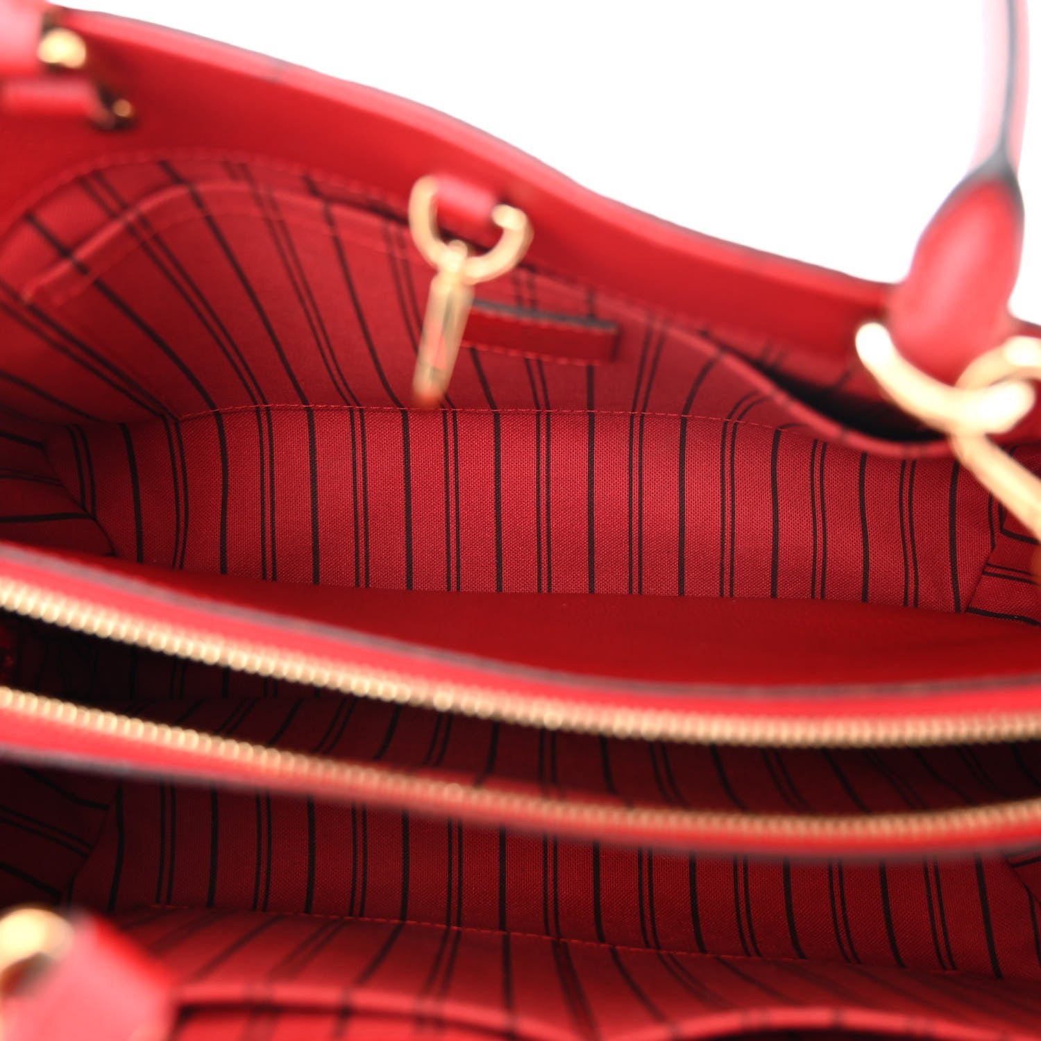Louis Vuitton Empreinte Montaigne MM Cherry 5 of 12