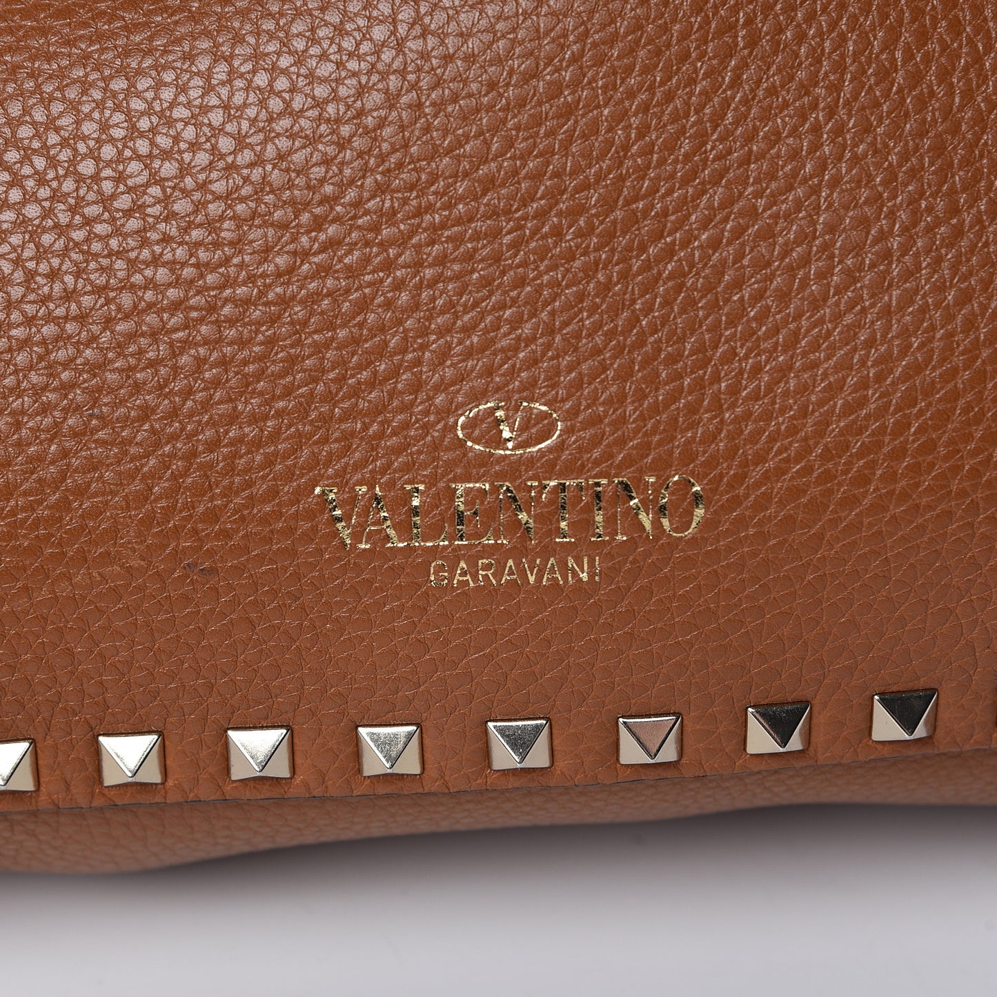 Pebbled Calfskin Small Rockstud Flip-Lock Messenger Bag Light Cuir