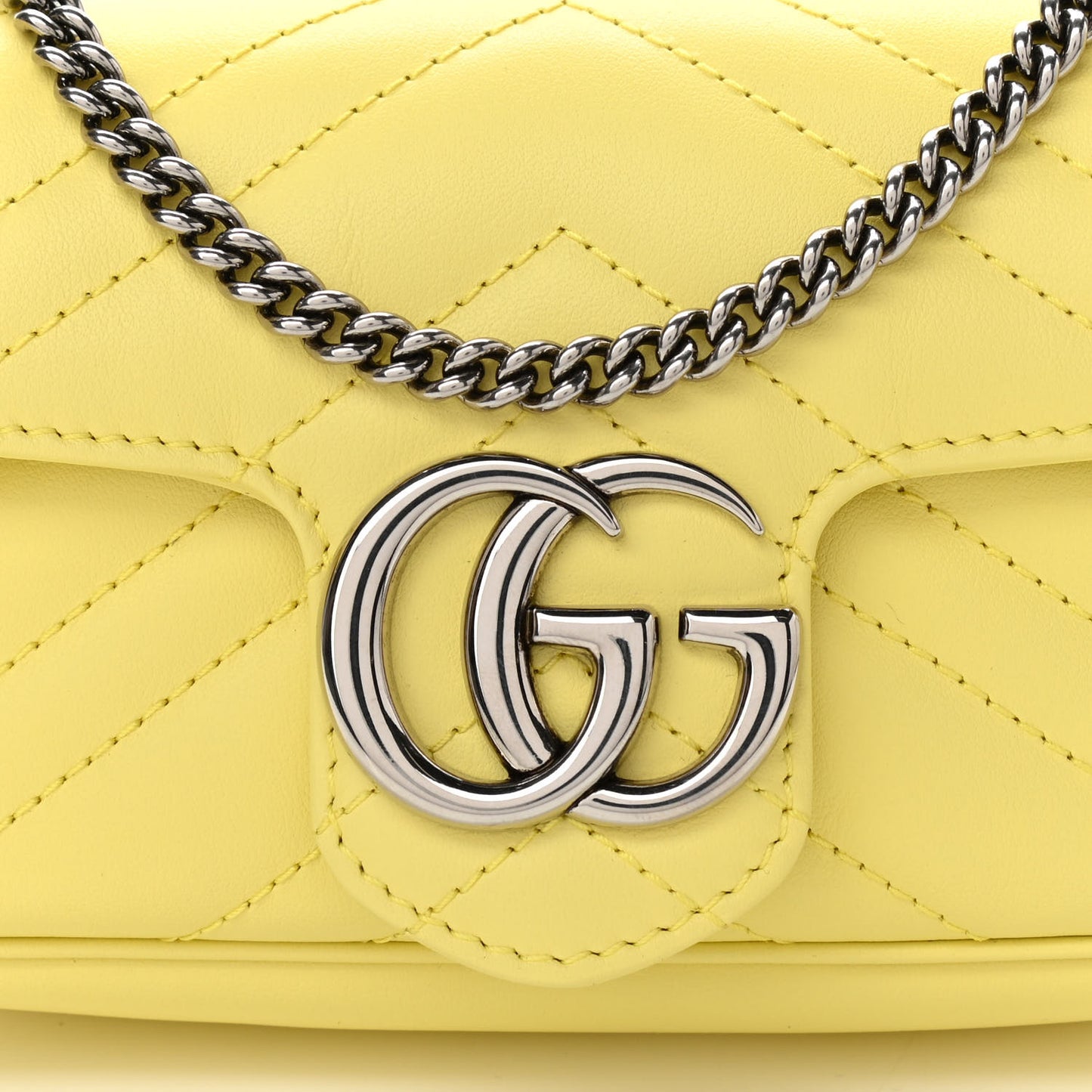 Calfskin Matelasse Super Mini GG Marmont Shoulder Bag Banana