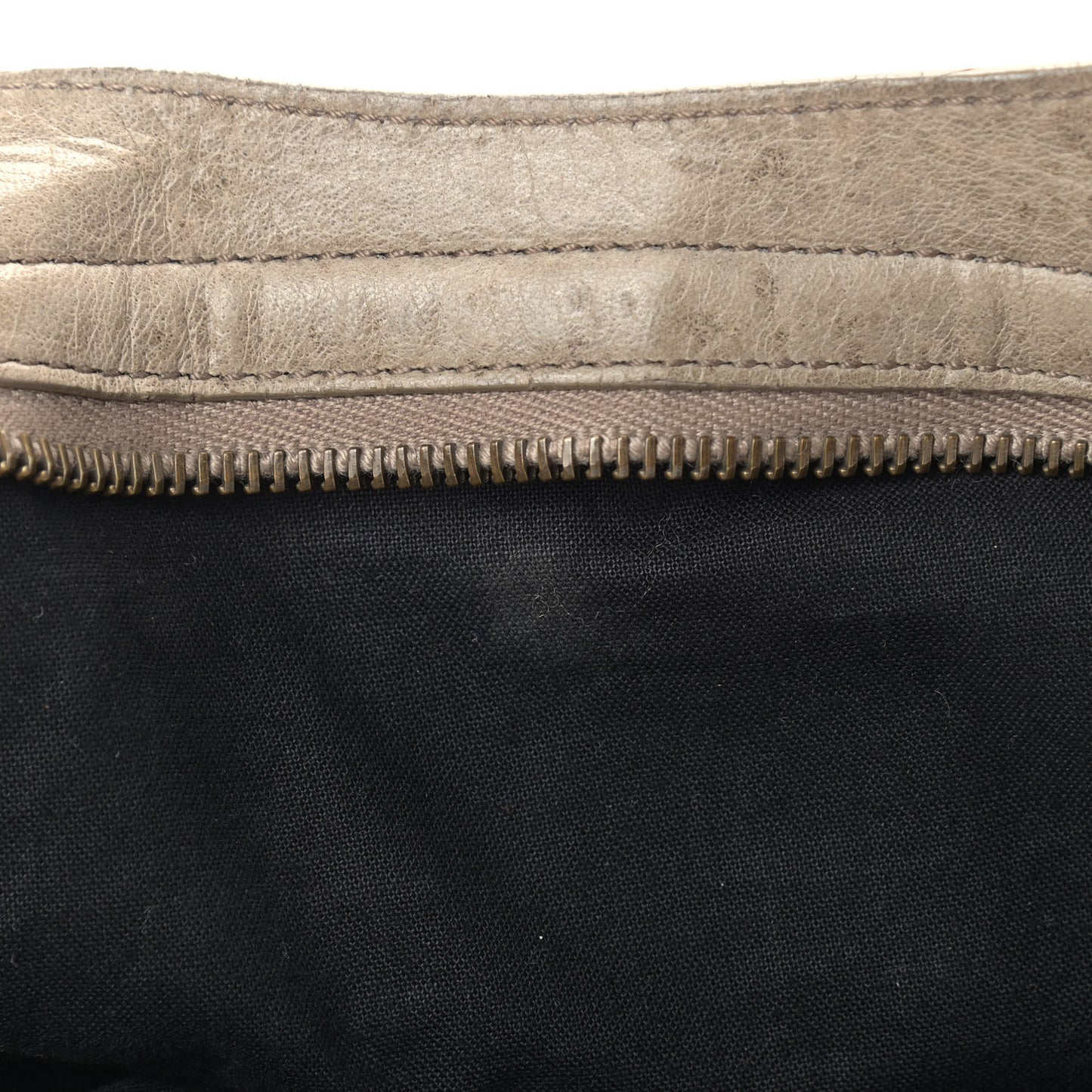 Chevre Classic Hardware City Taupe