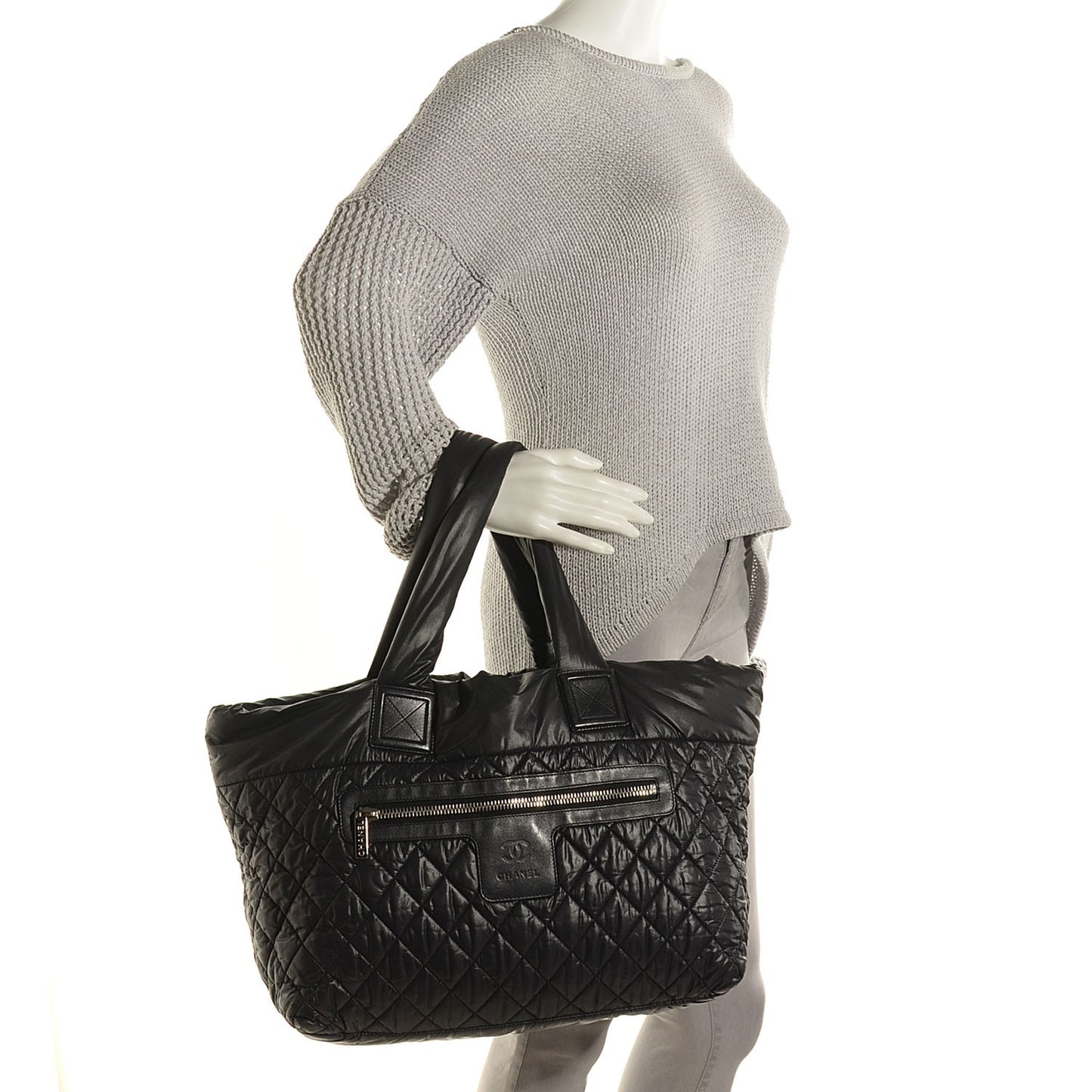 Nylon Quilted Coco Cocoon Medium Reversible Tote Black Red
