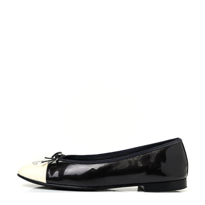 Chanel Patent CC Cap Toe Ballerina Flats 38.5 Navy White 1 of 4