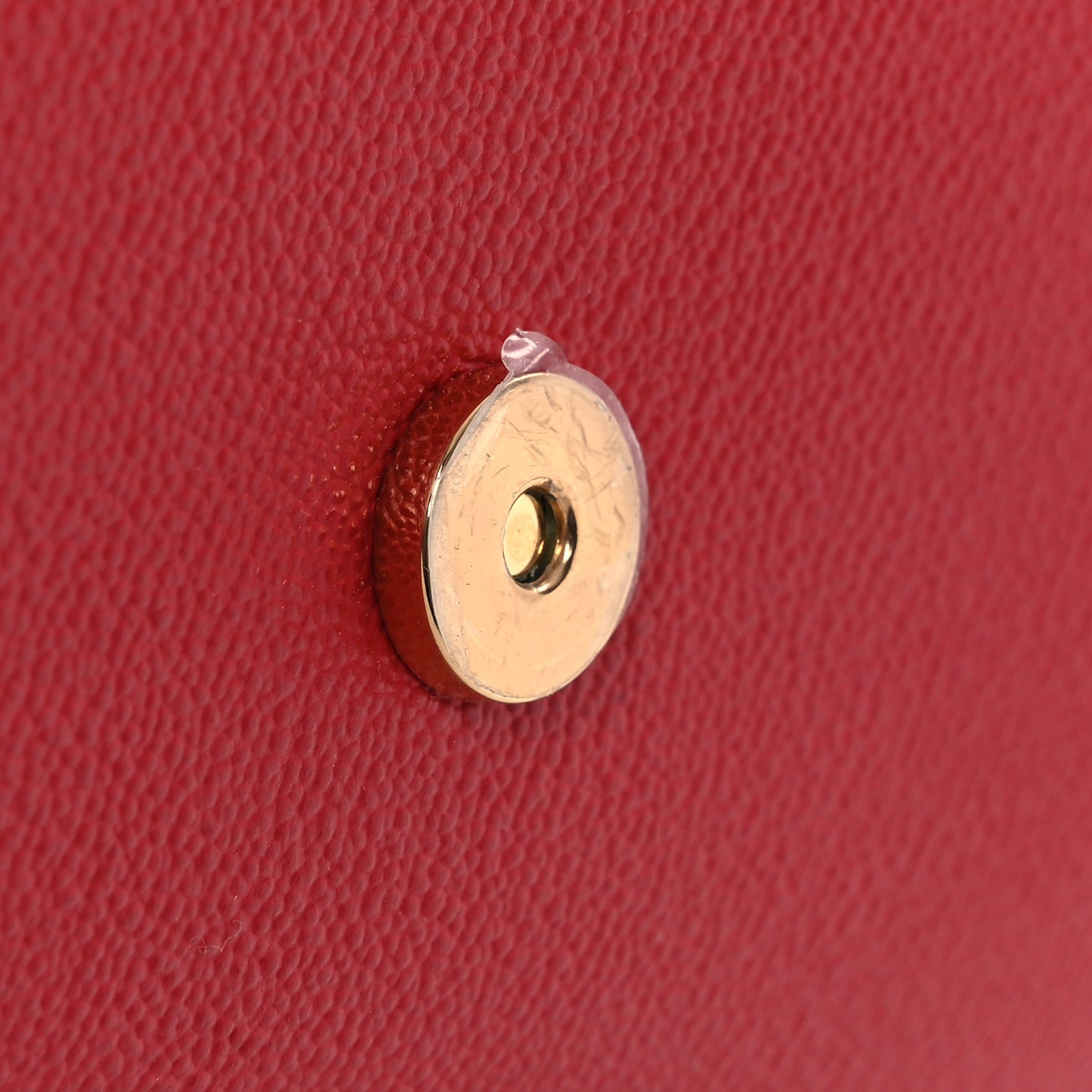 Grainy Calfskin Logo Henley Wallet On Chain Red