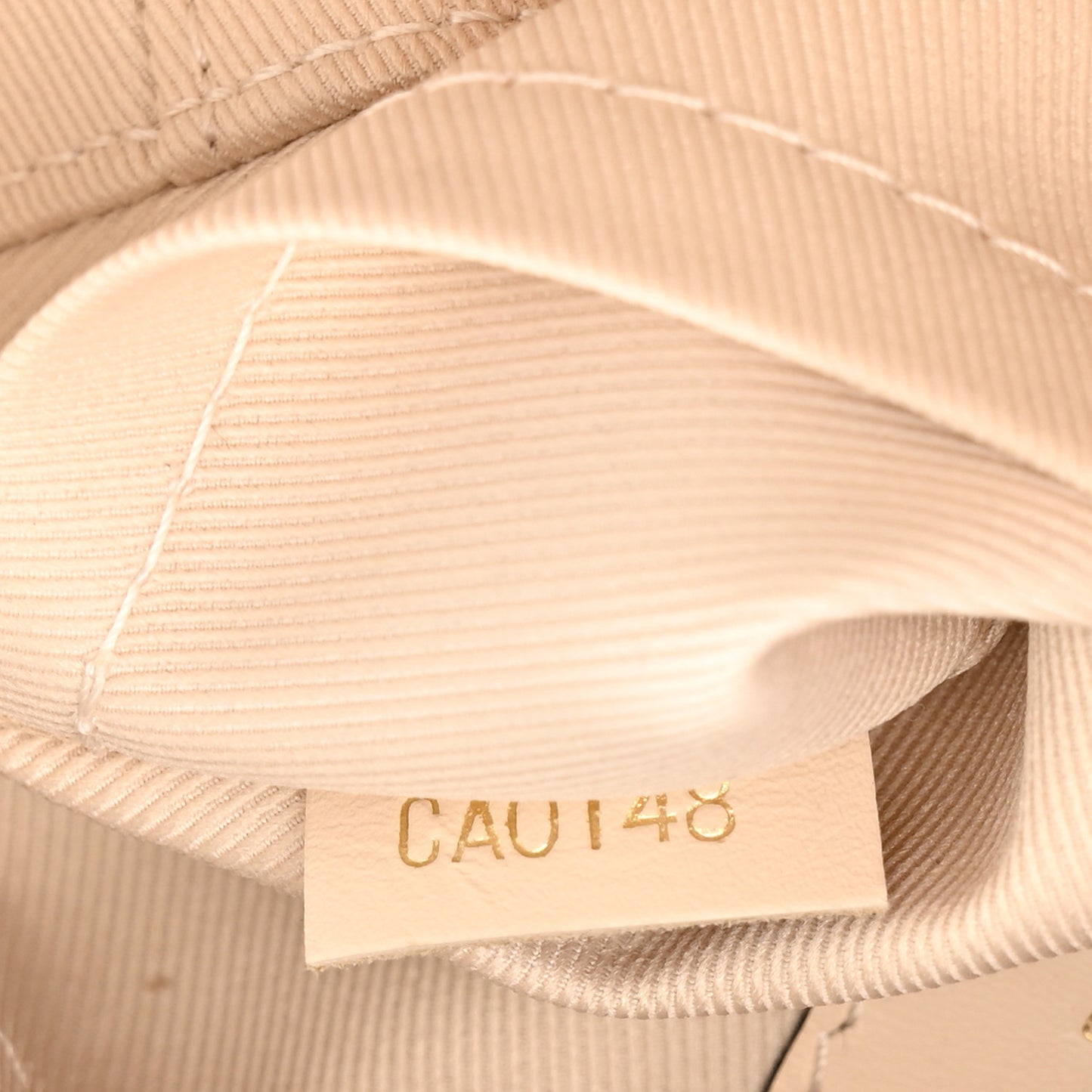 Monogram Saintonge Creme