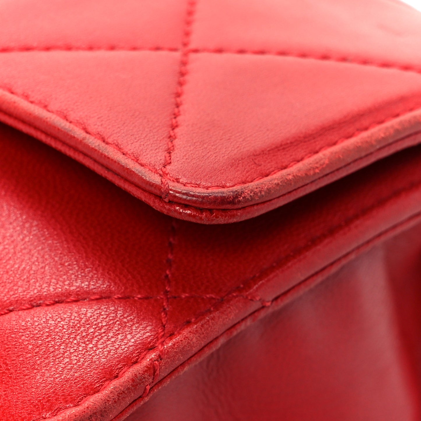 Lambskin Quilted Golden Class Wallet on Chain WOC Red