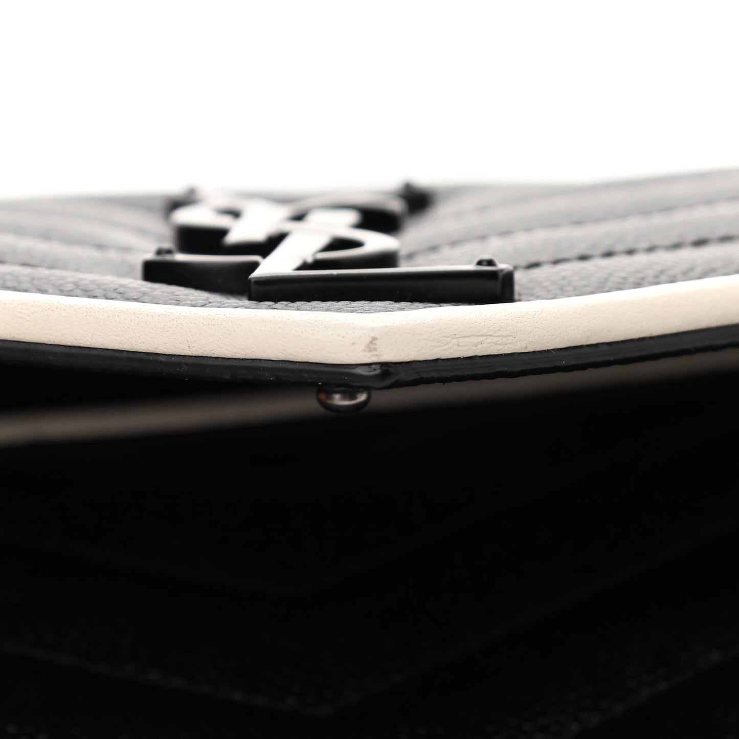 Grain De Poudre Matelasse Chevron Monogram Chain Wallet Black White