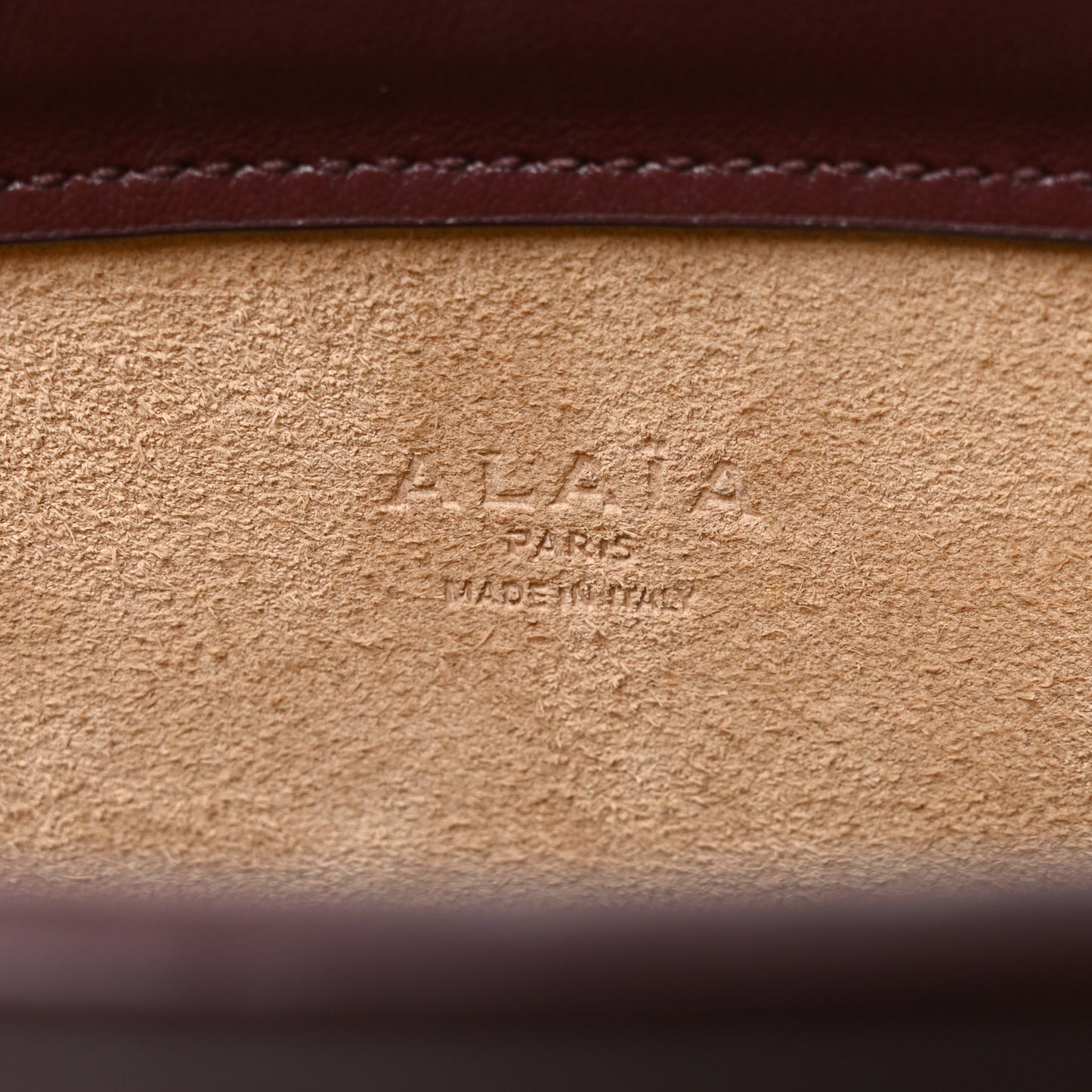 Calfskin Le Click East West Bag Rouge Grenat