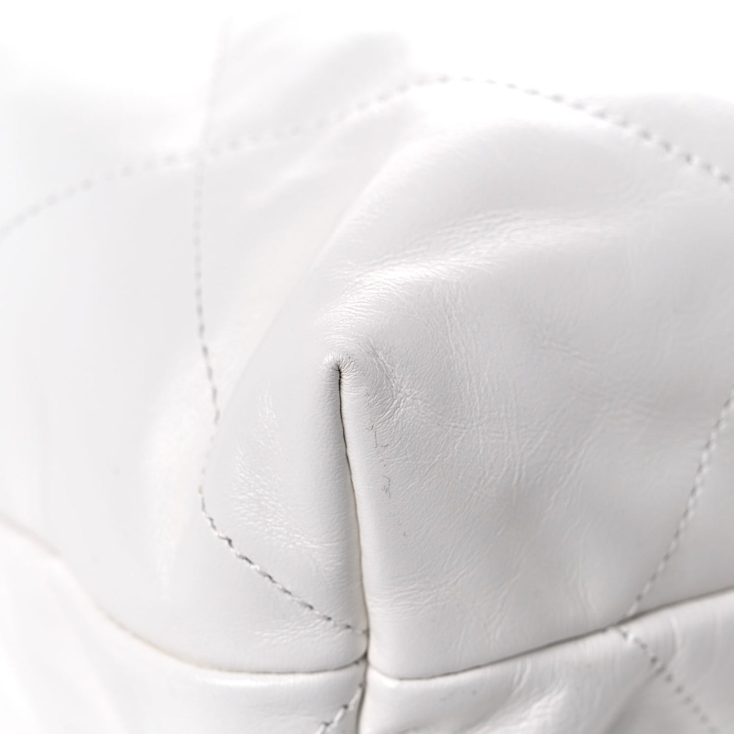 Shiny Calfskin Quilted Chanel 22 White