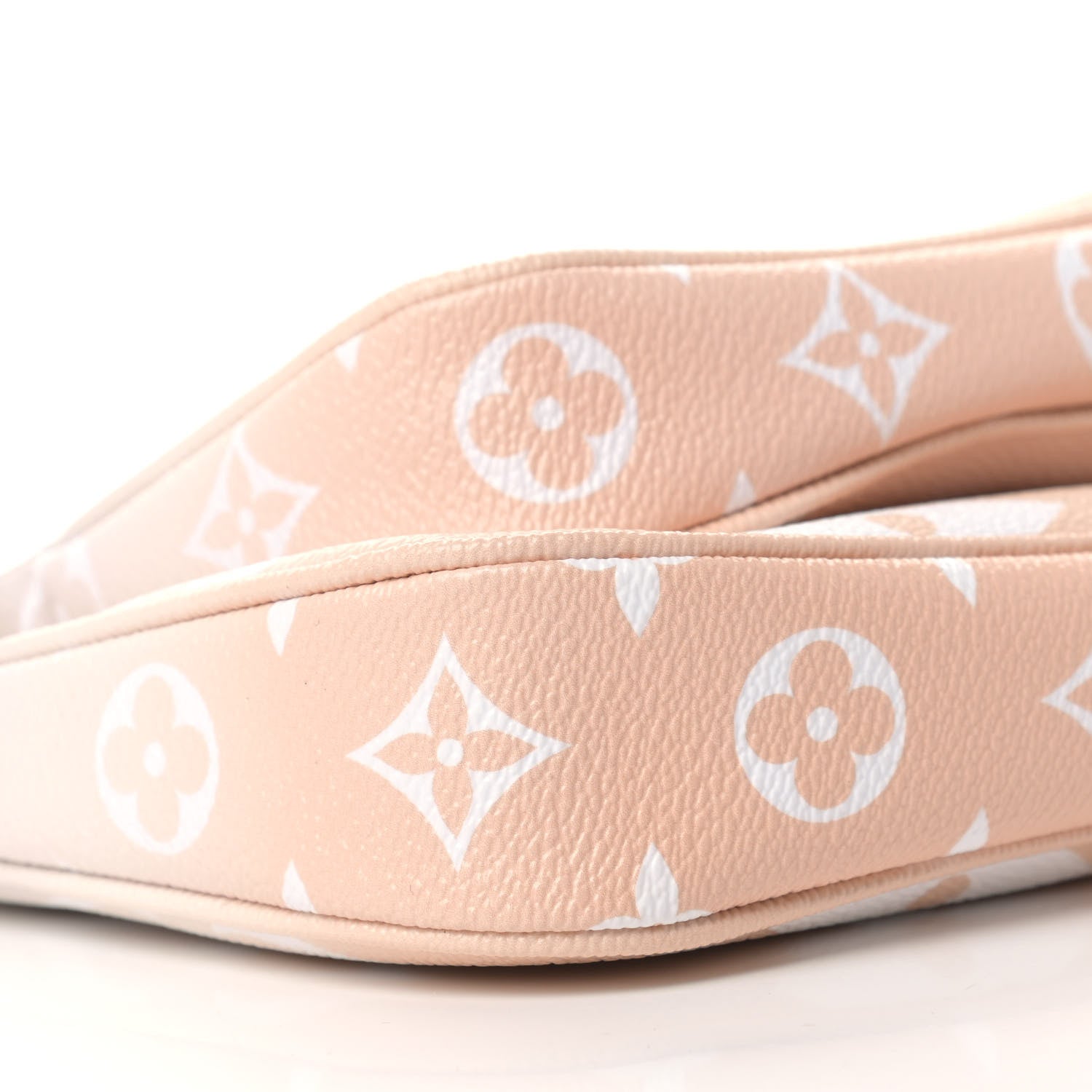 Louis Vuitton Monogram Giant By The Pool Multi Pochette Accessories Brume 9 of 10
