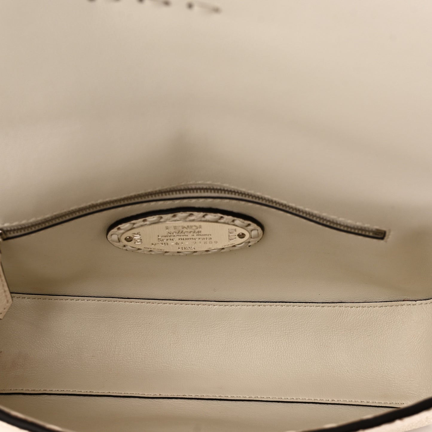 Cuoio Roma Sellerissima Nappa Sintetica Tape Stitch Baguette Bianco Ice