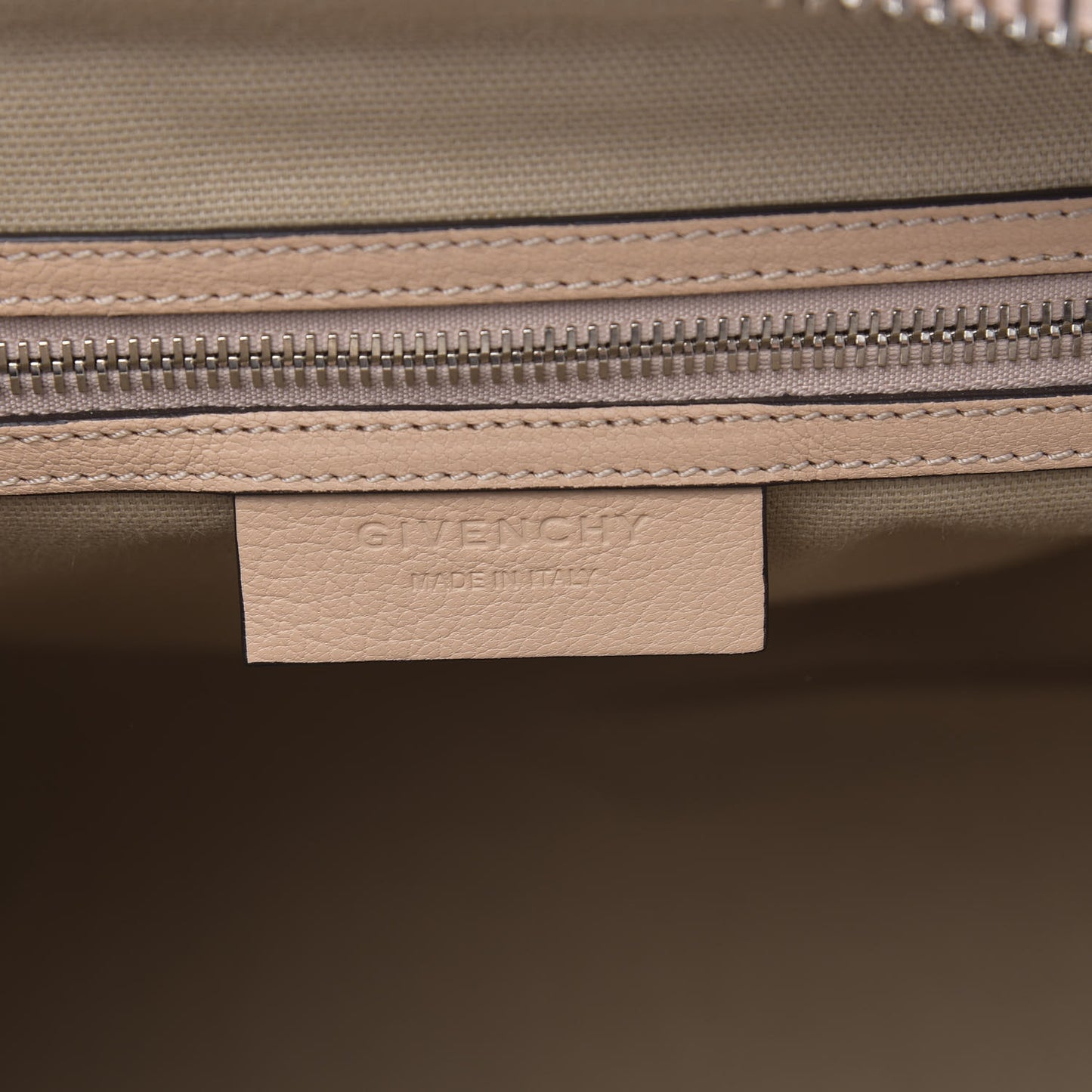Sugar Goatskin Medium Antigona Nude
