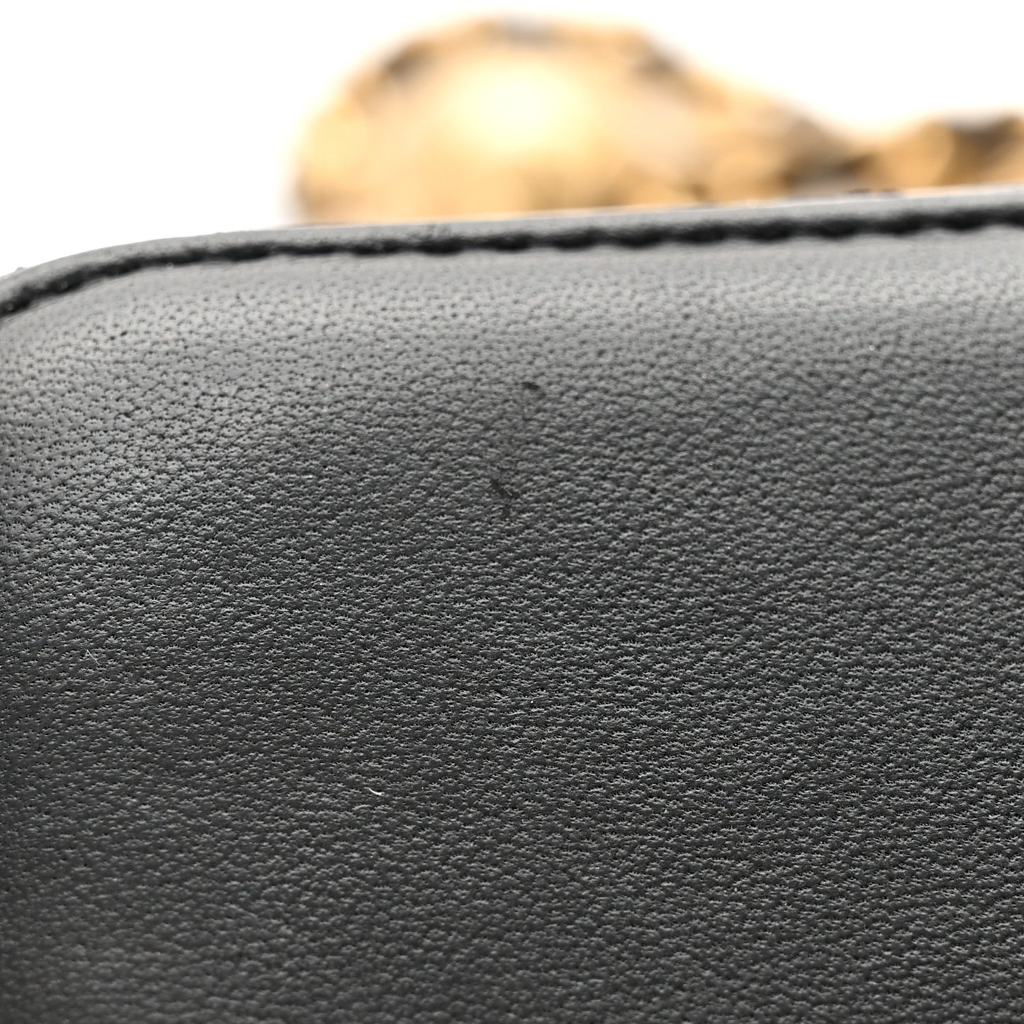 Lambskin Quilted Pearl Crush Small Vanity Case With Chain Black