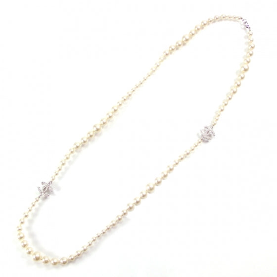 Classic Faux CC Logo Pearl Necklace