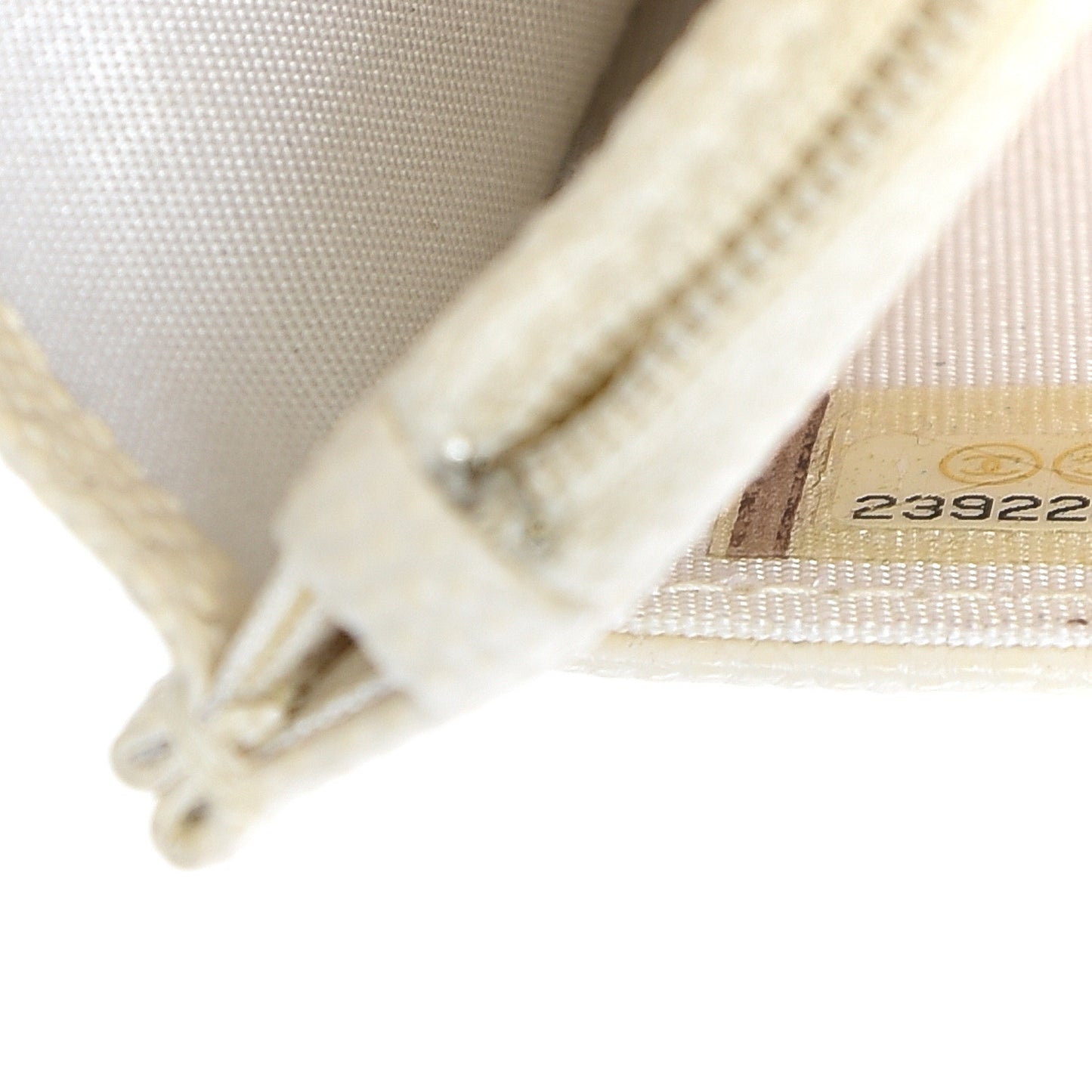 Caviar Quilted Boy Wallet On Chain WOC White