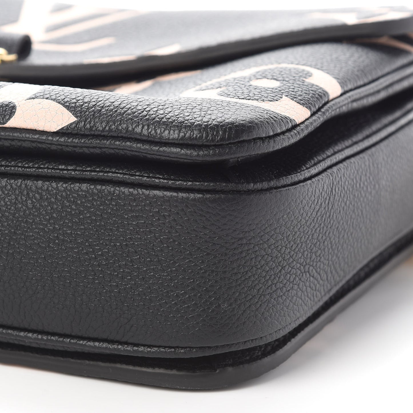 Empreinte Monogram Giant Pochette Metis Black Beige