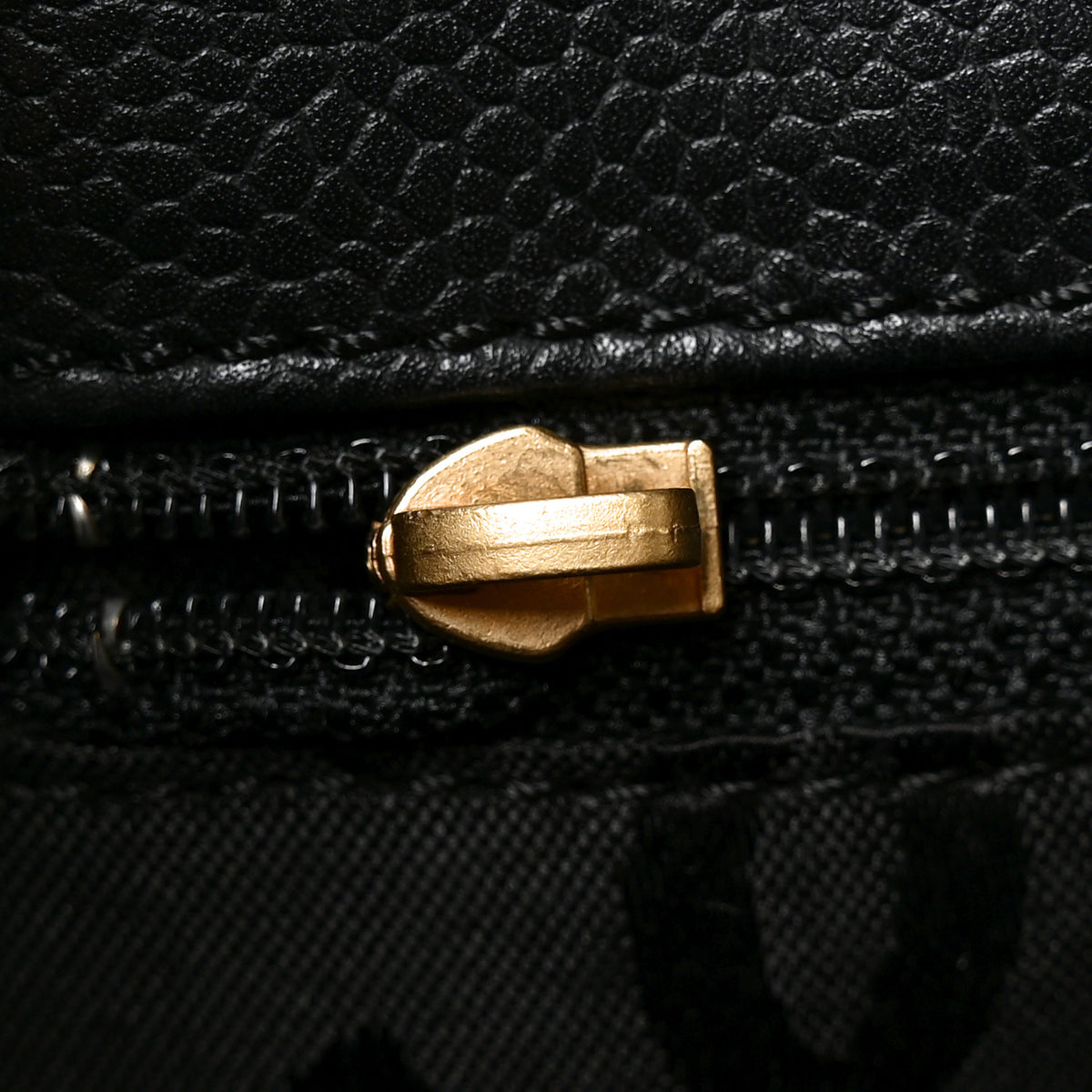 Caviar Shopping Tote Black