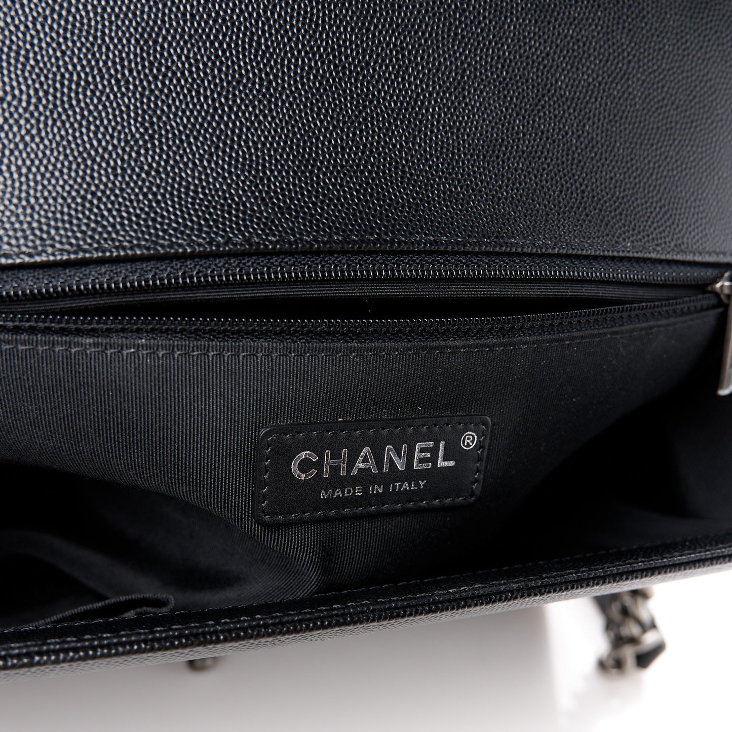 Caviar Quilted Large Boy Flap Black