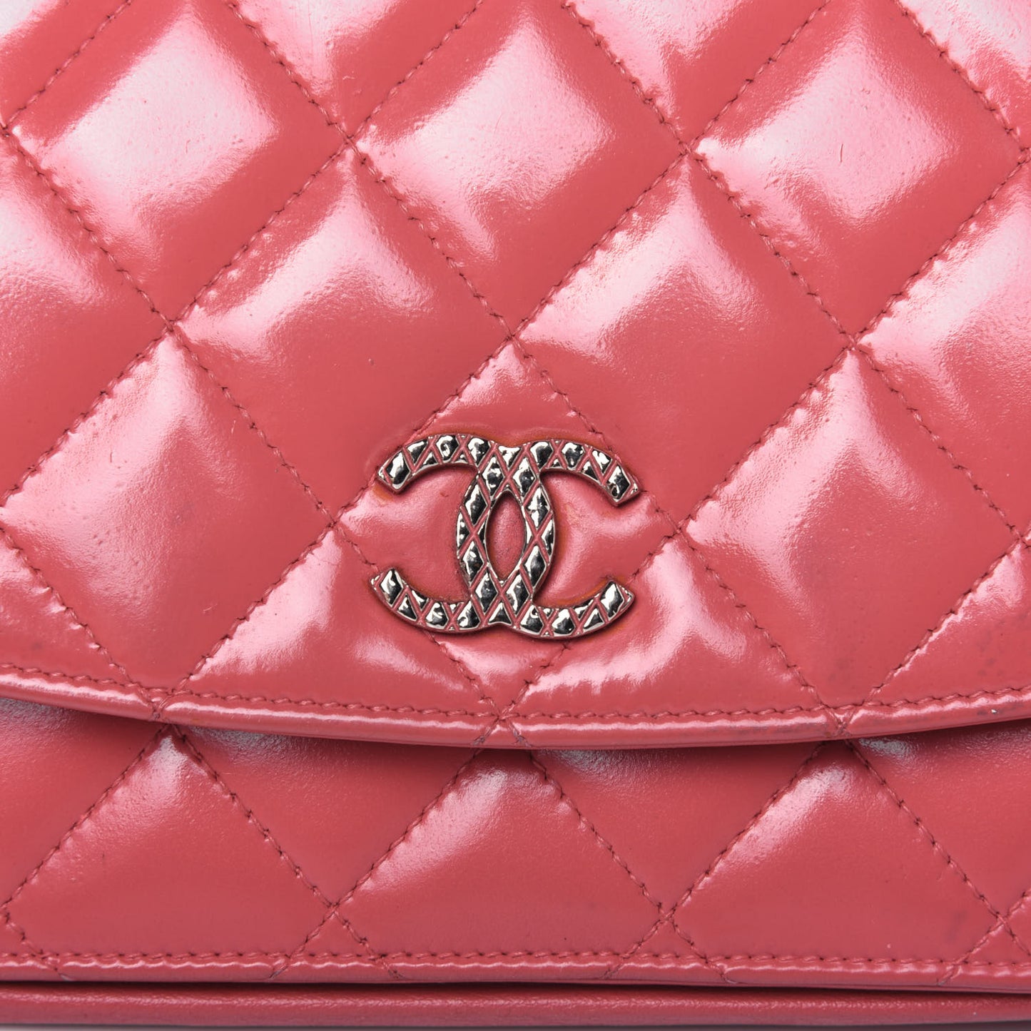 Patent Quilted Brilliant Wallet On Chain WOC Pink