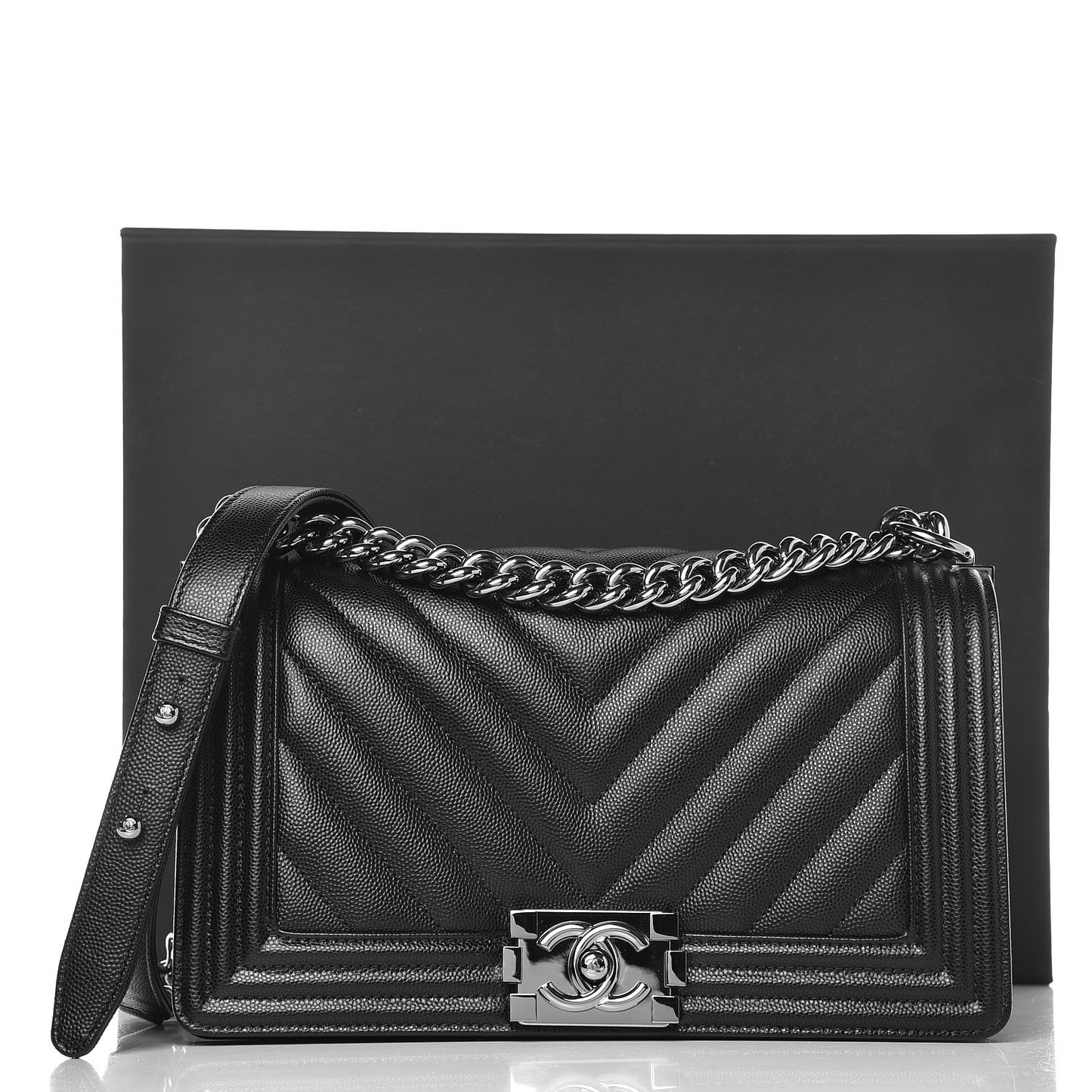 Caviar Chevron Quilted Medium Boy Flap Black