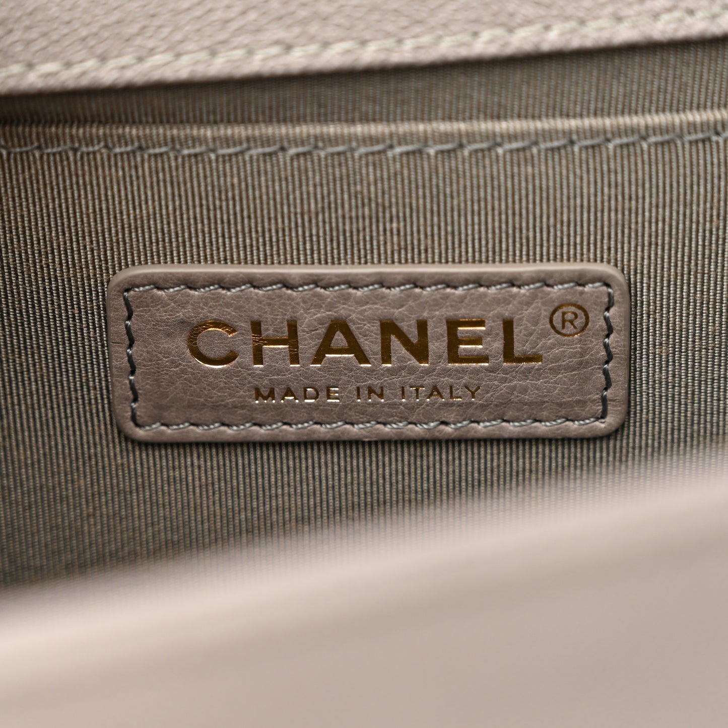 Caviar Quilted Medium Boy Flap Grey