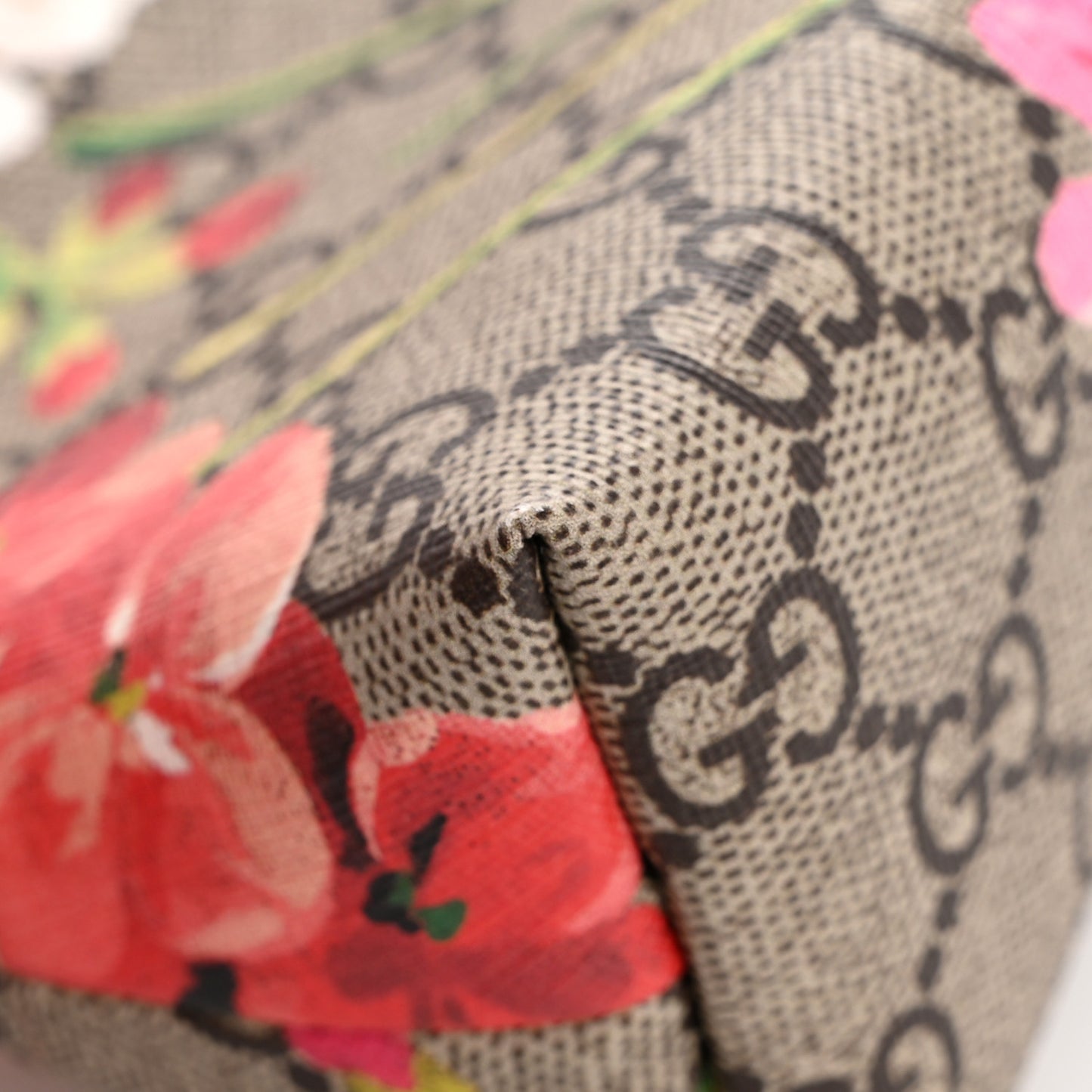 GG Supreme Monogram Blooms Pouch Cosmetic Case Beige Multicolor Dry Rose