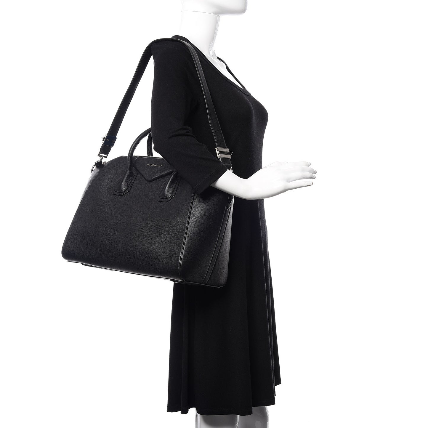 Sugar Goatskin Medium Antigona Black