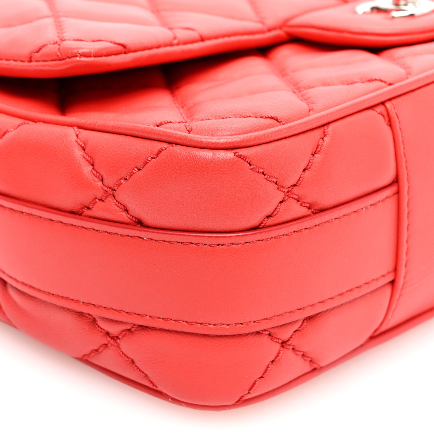 Lambskin Quilted Medium Easy Carry Flap Red